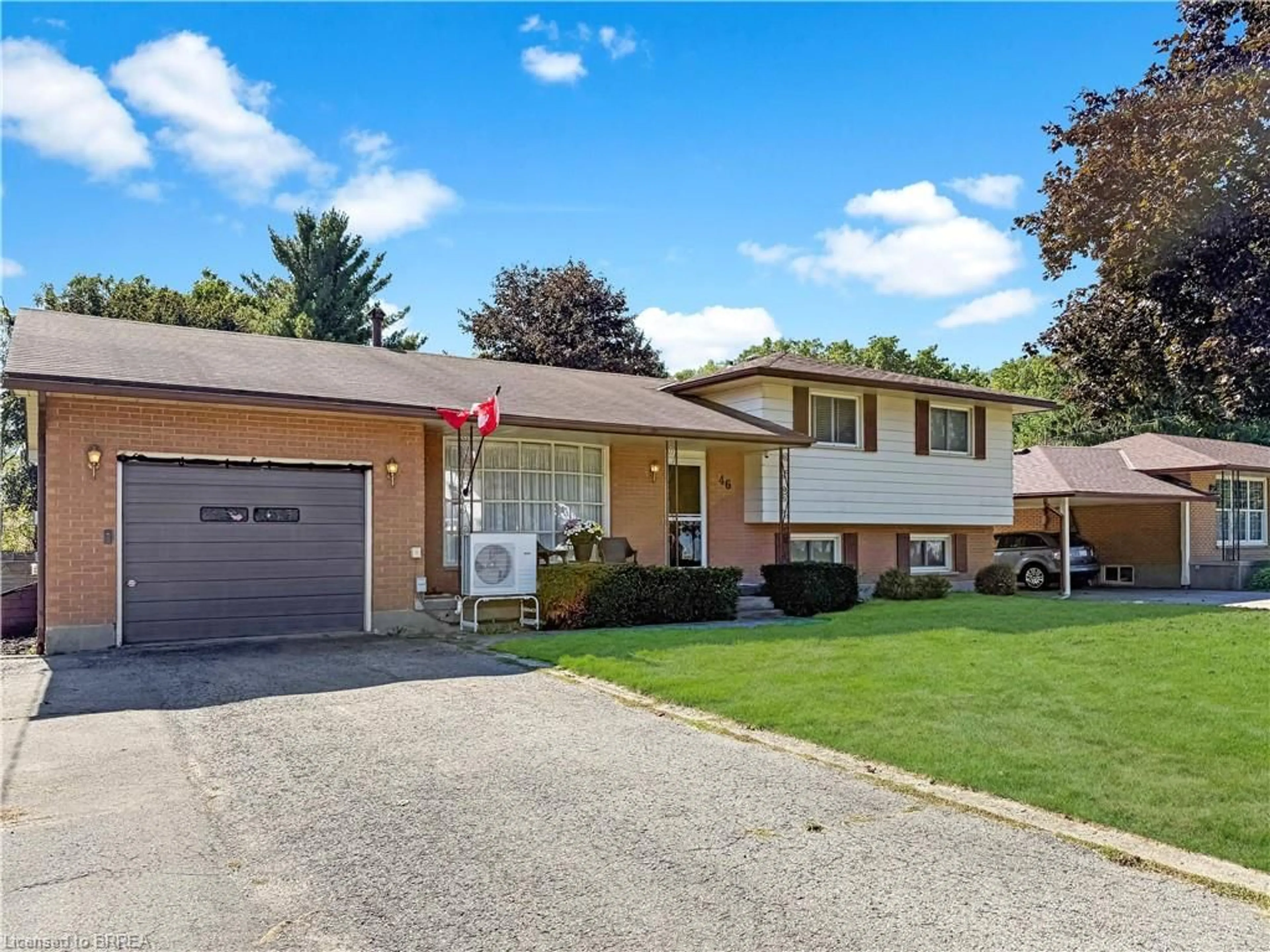 Home with vinyl exterior material, street for 46 Davis St, Simcoe Ontario N3Y 2R4