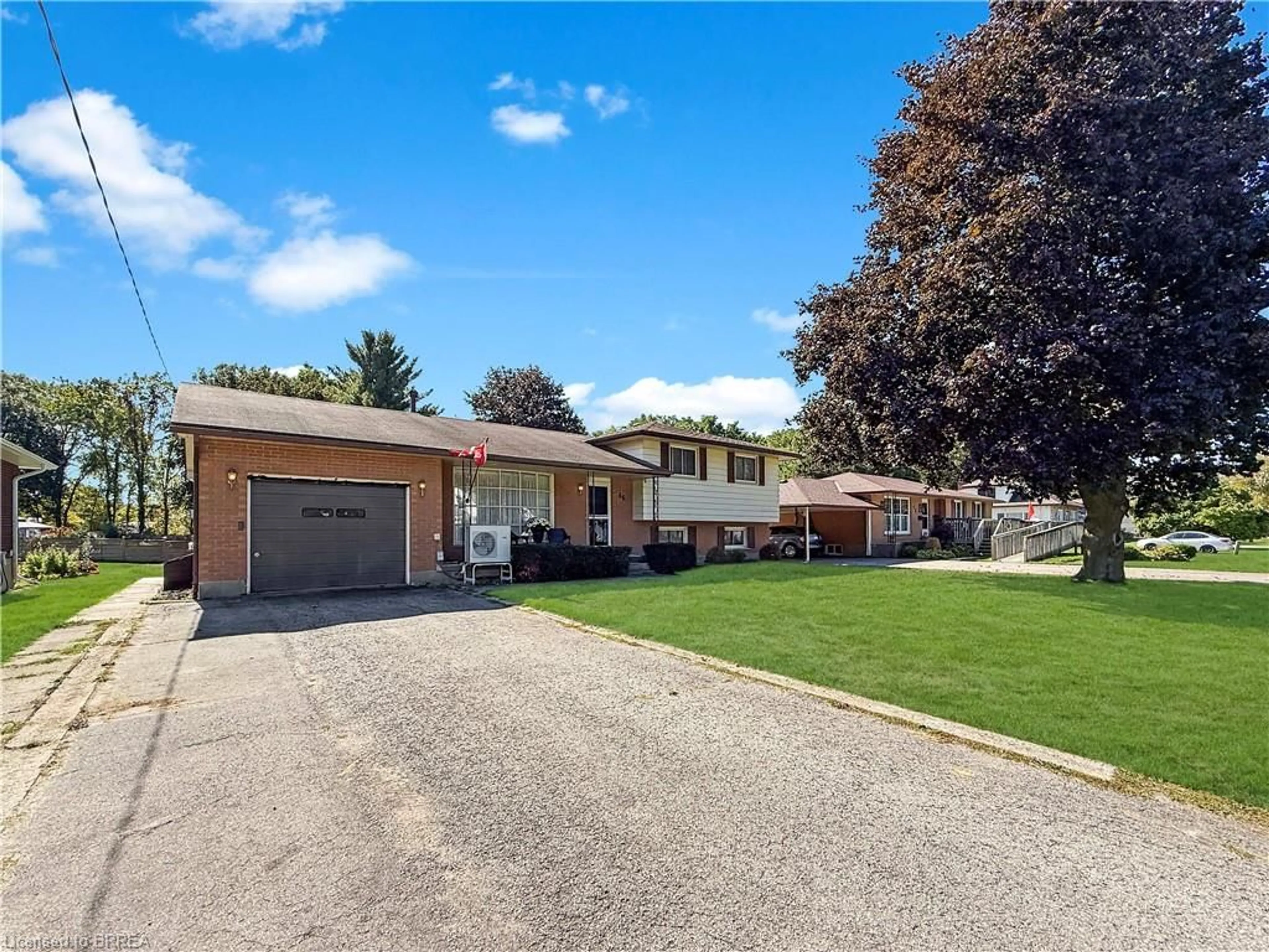 A pic from outside/outdoor area/front of a property/back of a property/a pic from drone, street for 46 Davis St, Simcoe Ontario N3Y 2R4