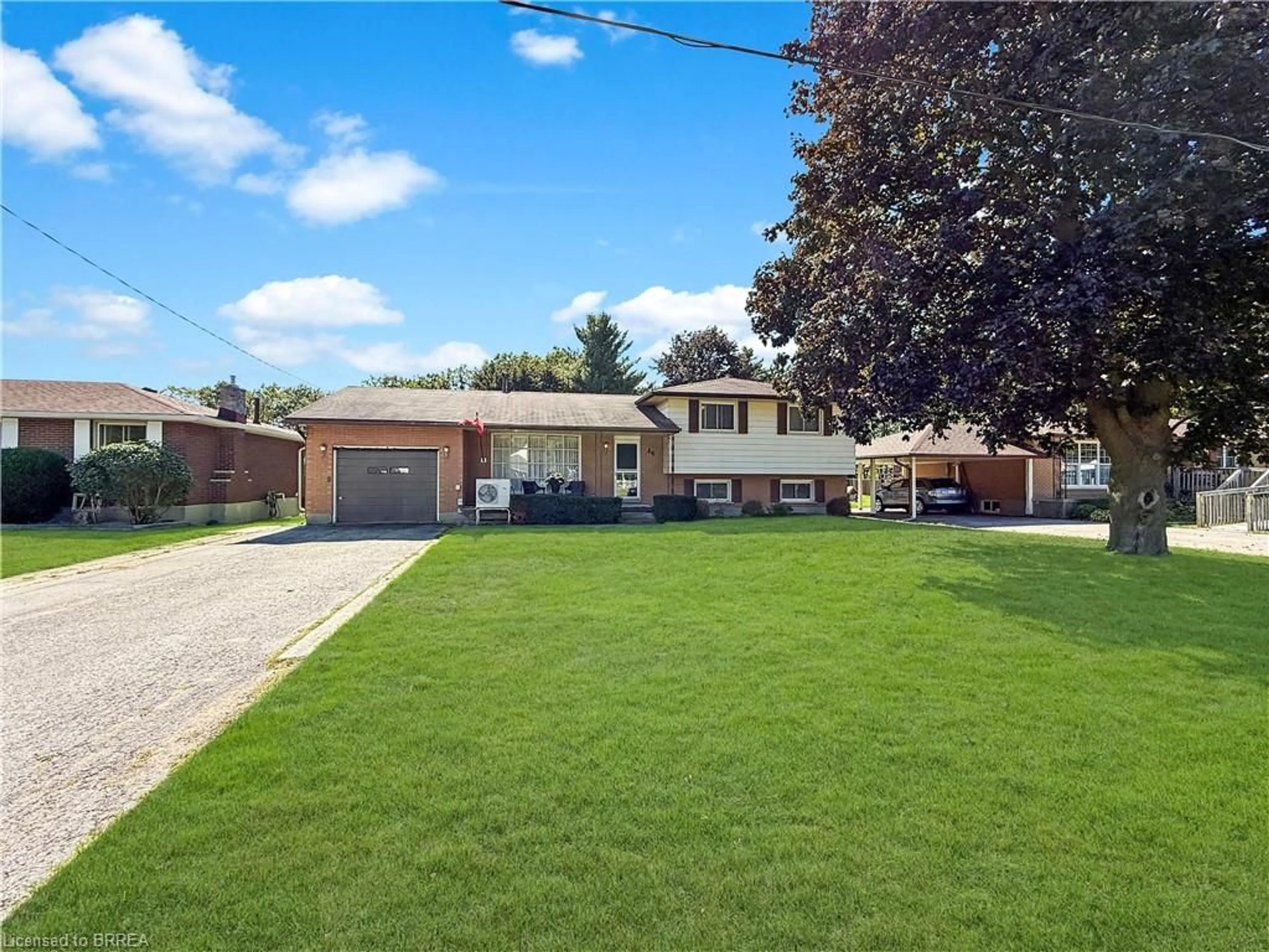 A pic from outside/outdoor area/front of a property/back of a property/a pic from drone, street for 46 Davis St, Simcoe Ontario N3Y 2R4