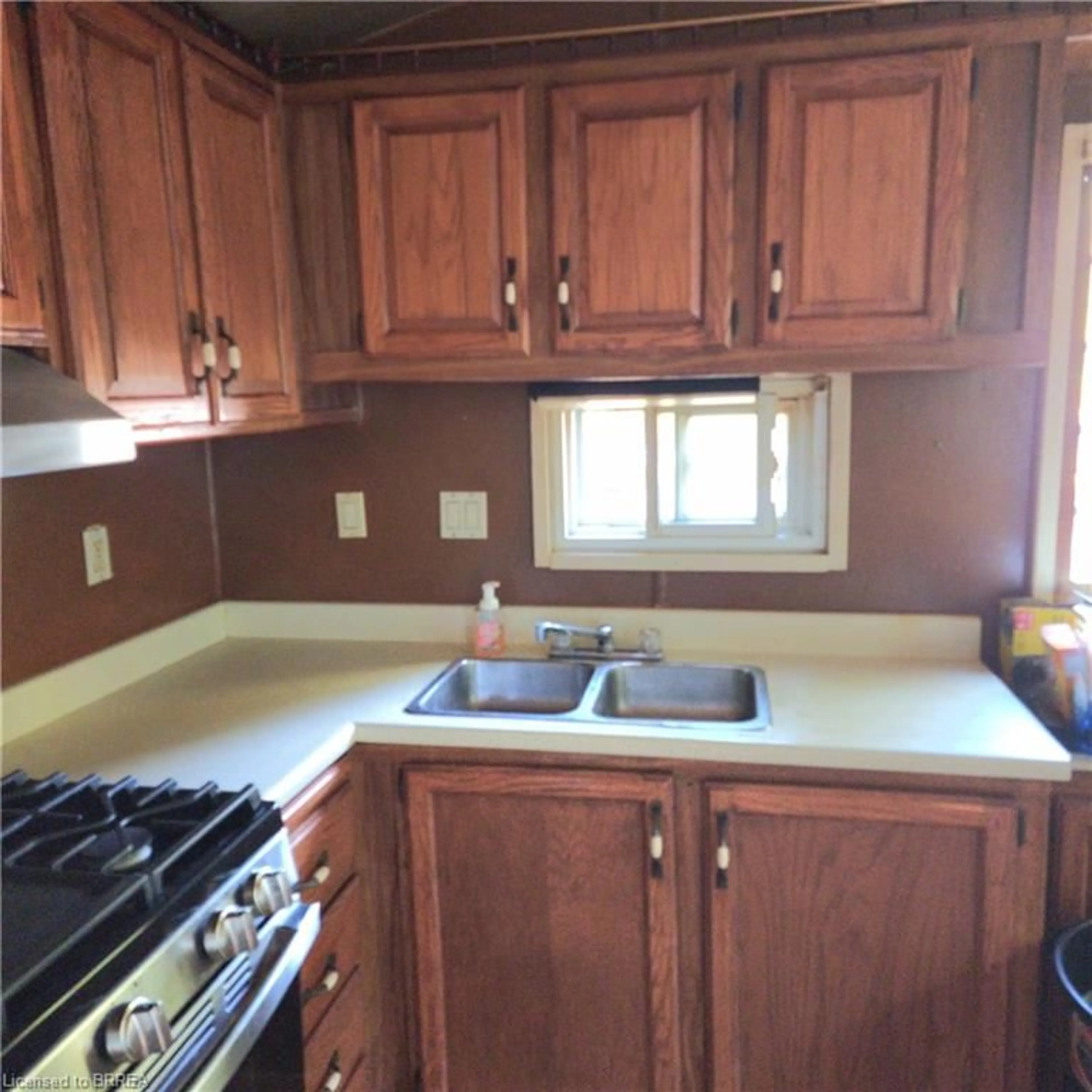 Standard kitchen, unknown for 56 Beaver Lane, Freelton Ontario N0B 2J0
