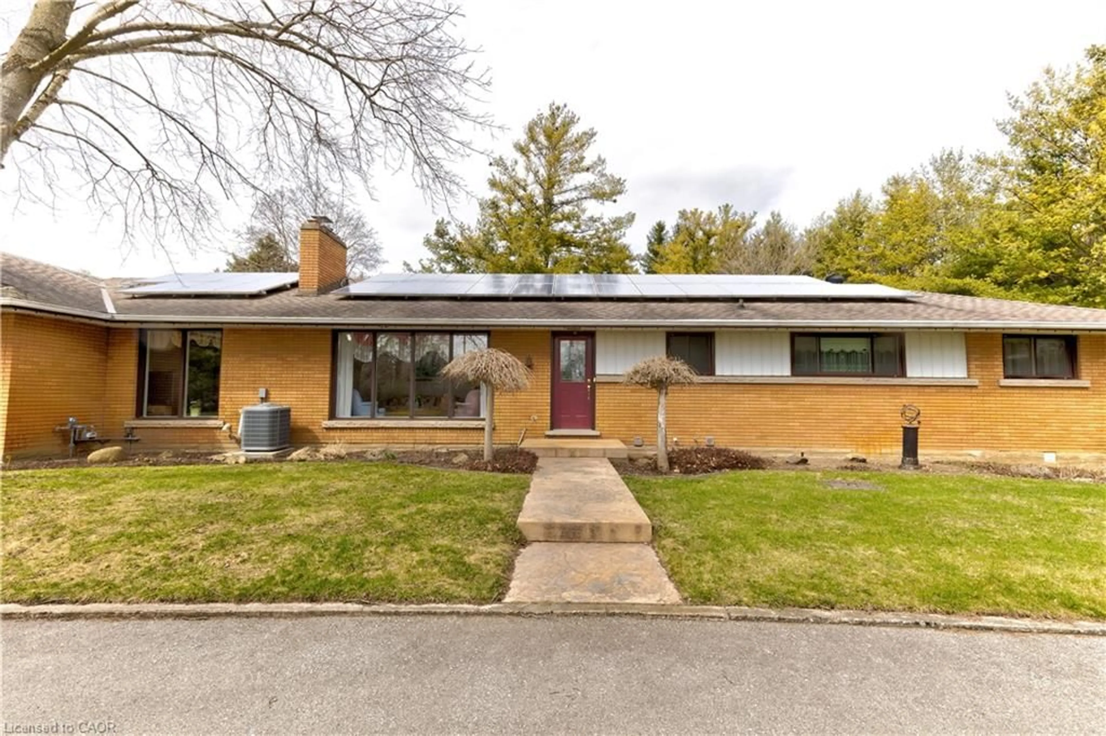 Home with brick exterior material, street for 1774 Morrison Rd, Cambridge Ontario N1R 5S2