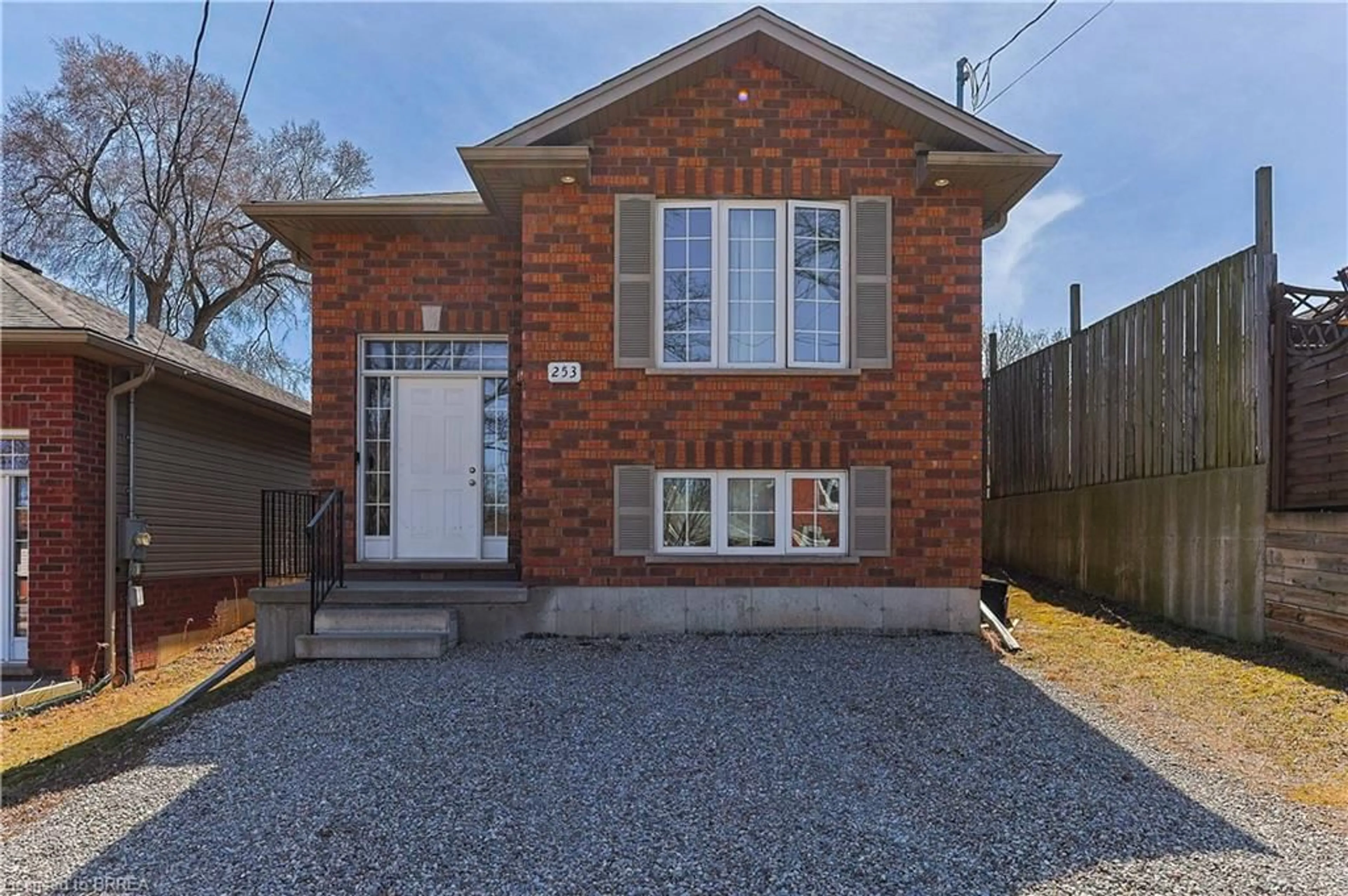 Home with brick exterior material, street for 253 Wellington St, Brantford Ontario N3S 3Z8