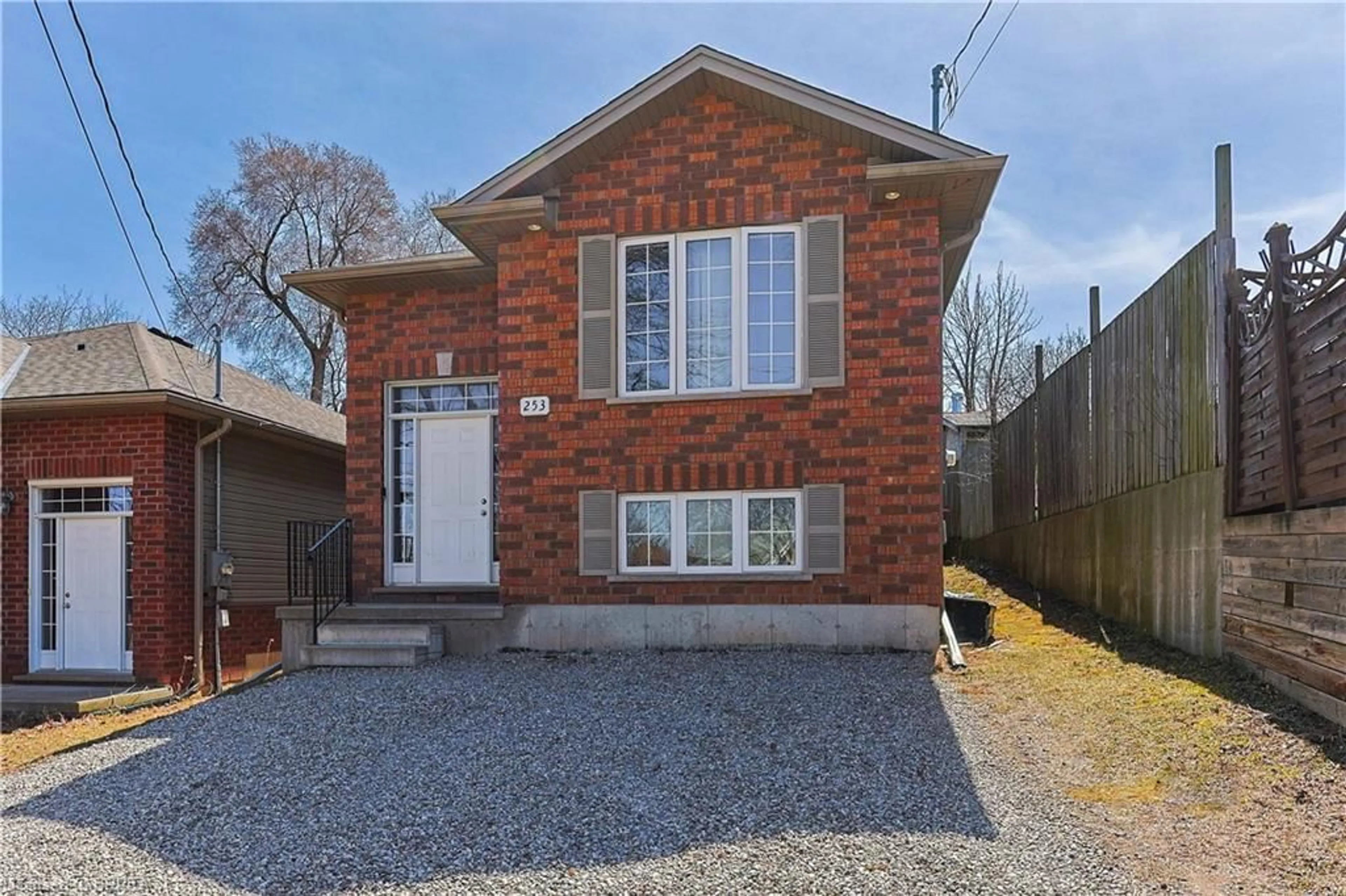 Home with brick exterior material, street for 253 Wellington St, Brantford Ontario N3S 3Z8