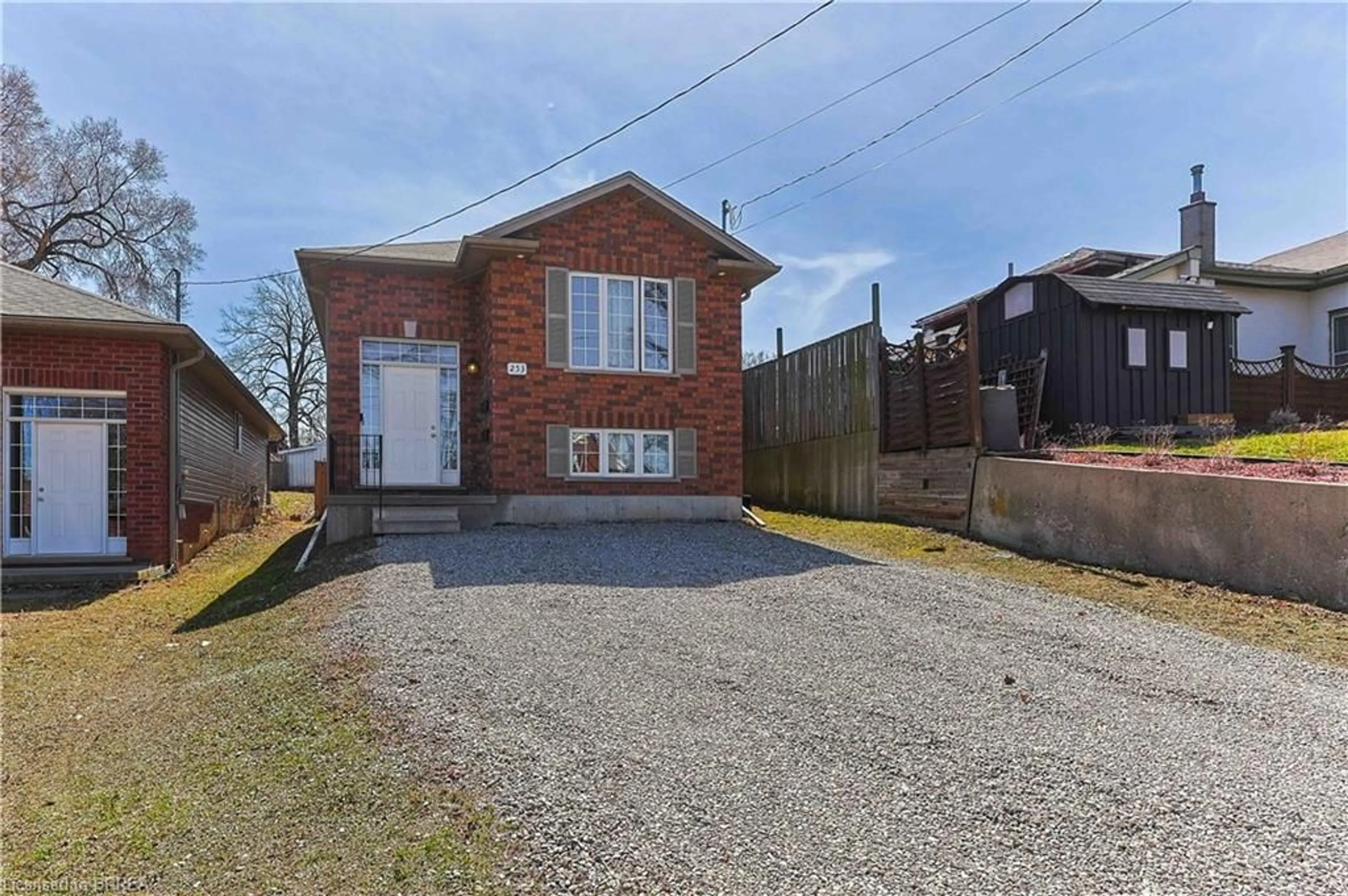 Home with brick exterior material, street for 253 Wellington St, Brantford Ontario N3S 3Z8