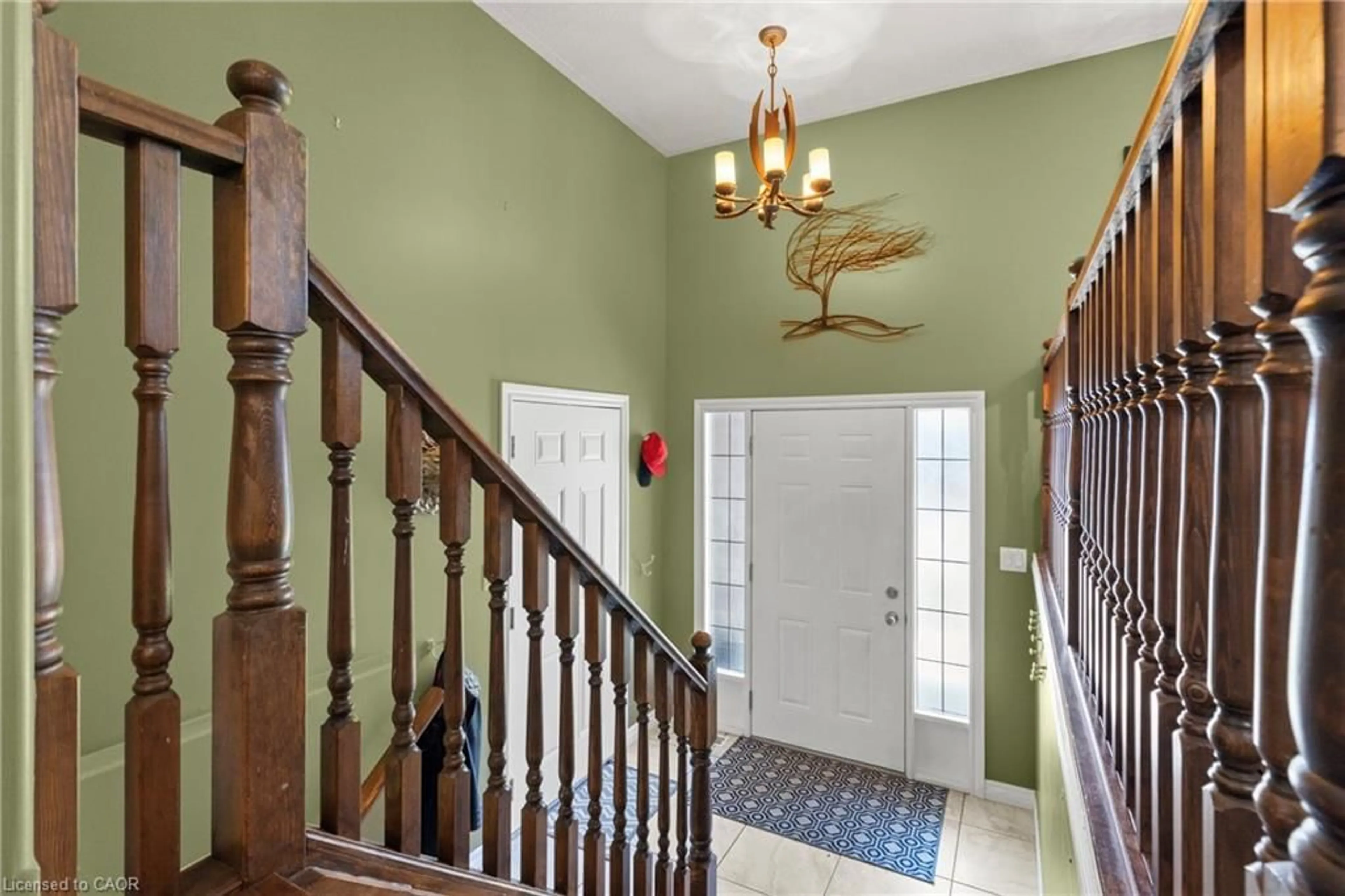 Indoor entryway for 92 White Water Dr, Port Dover Ontario N0A 1N9