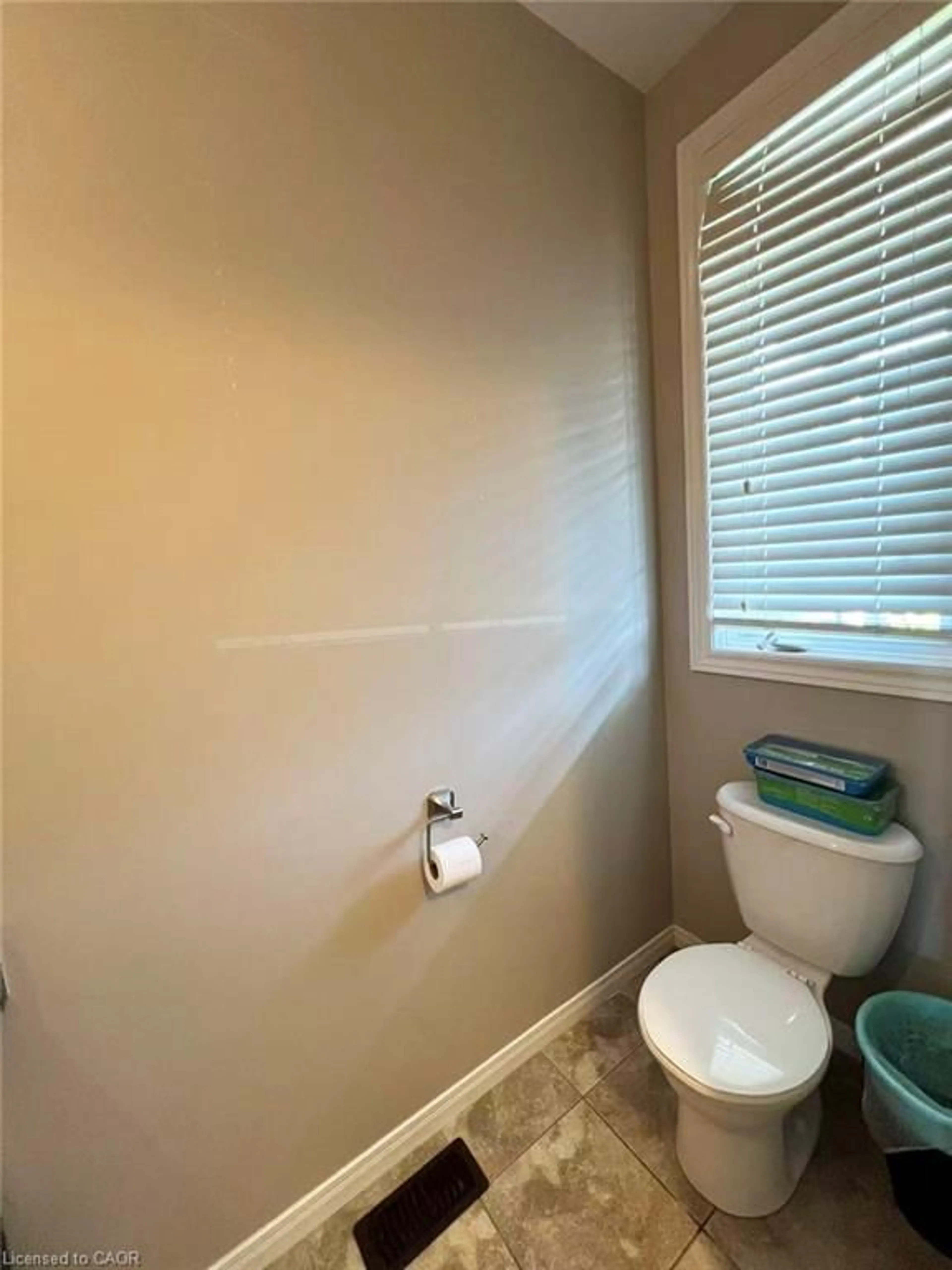 A pic of a room for 370 Stonehenge Dr #12, Ancaster Ontario L9K 0H9