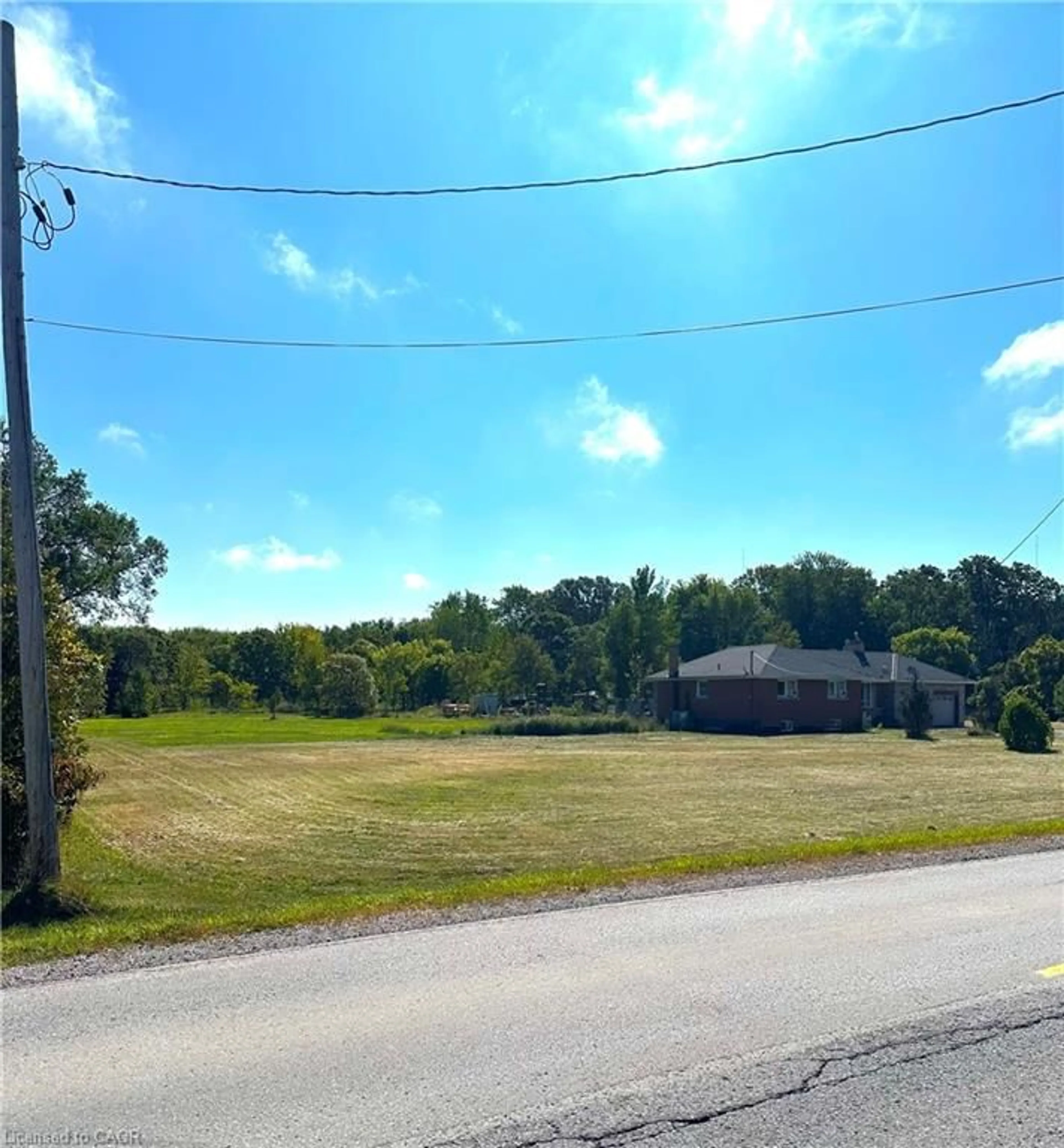 A pic from outside/outdoor area/front of a property/back of a property/a pic from drone, unknown for 295 Park Rd, Grimsby Ontario L3M 4E7