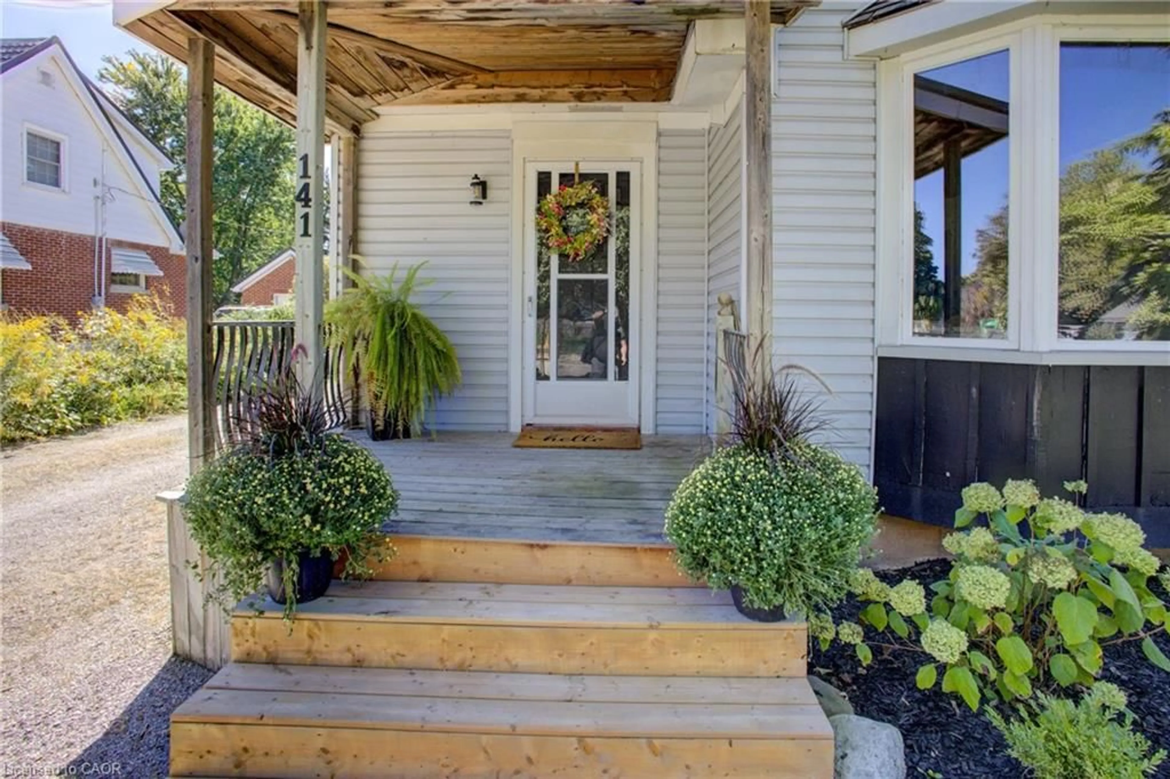 Indoor entryway for 141 Goderich St, Seaforth Ontario N0K 1W0