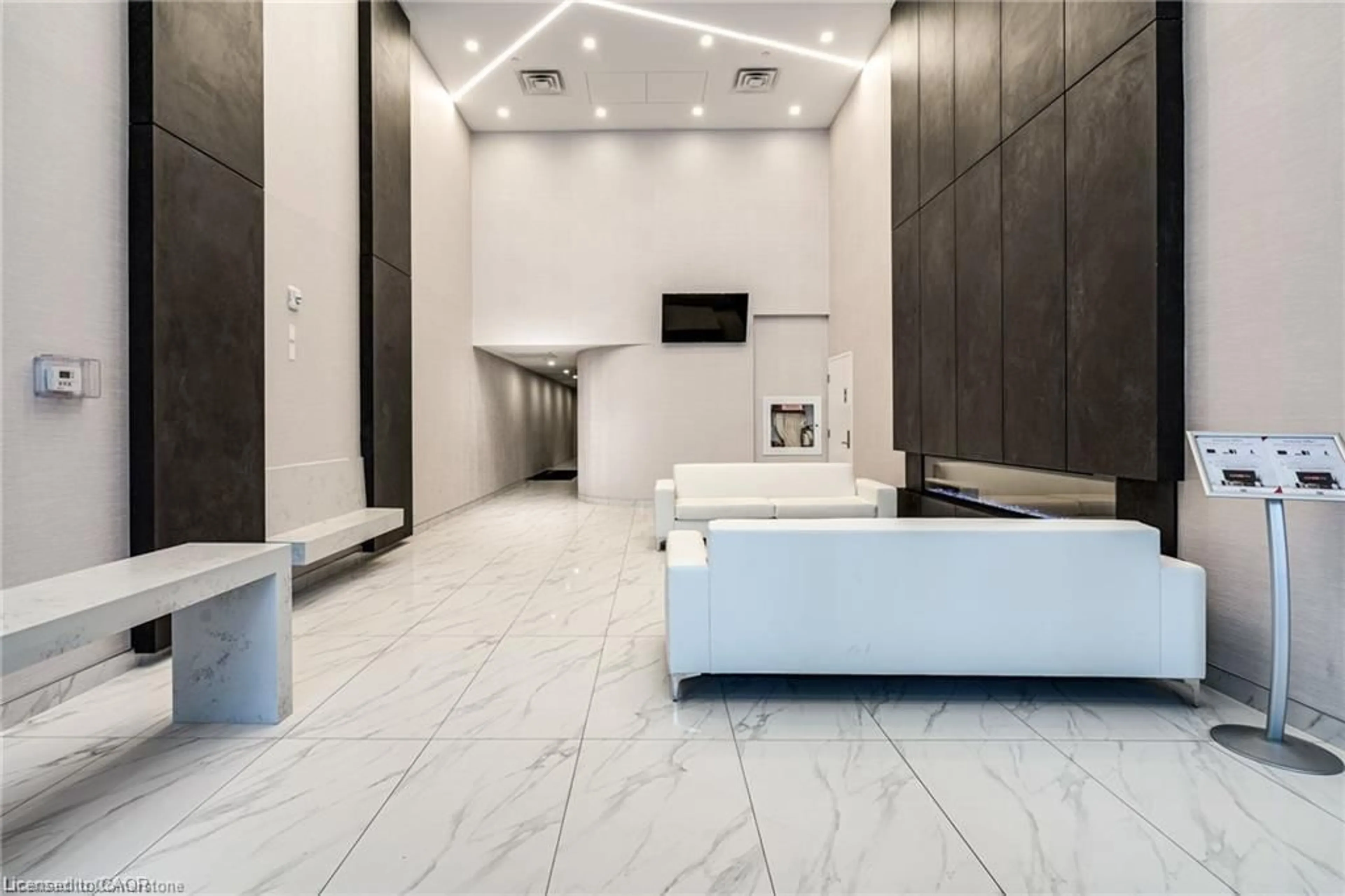 Lobby for 15 Queen St #2308, Hamilton Ontario L8P 0C6