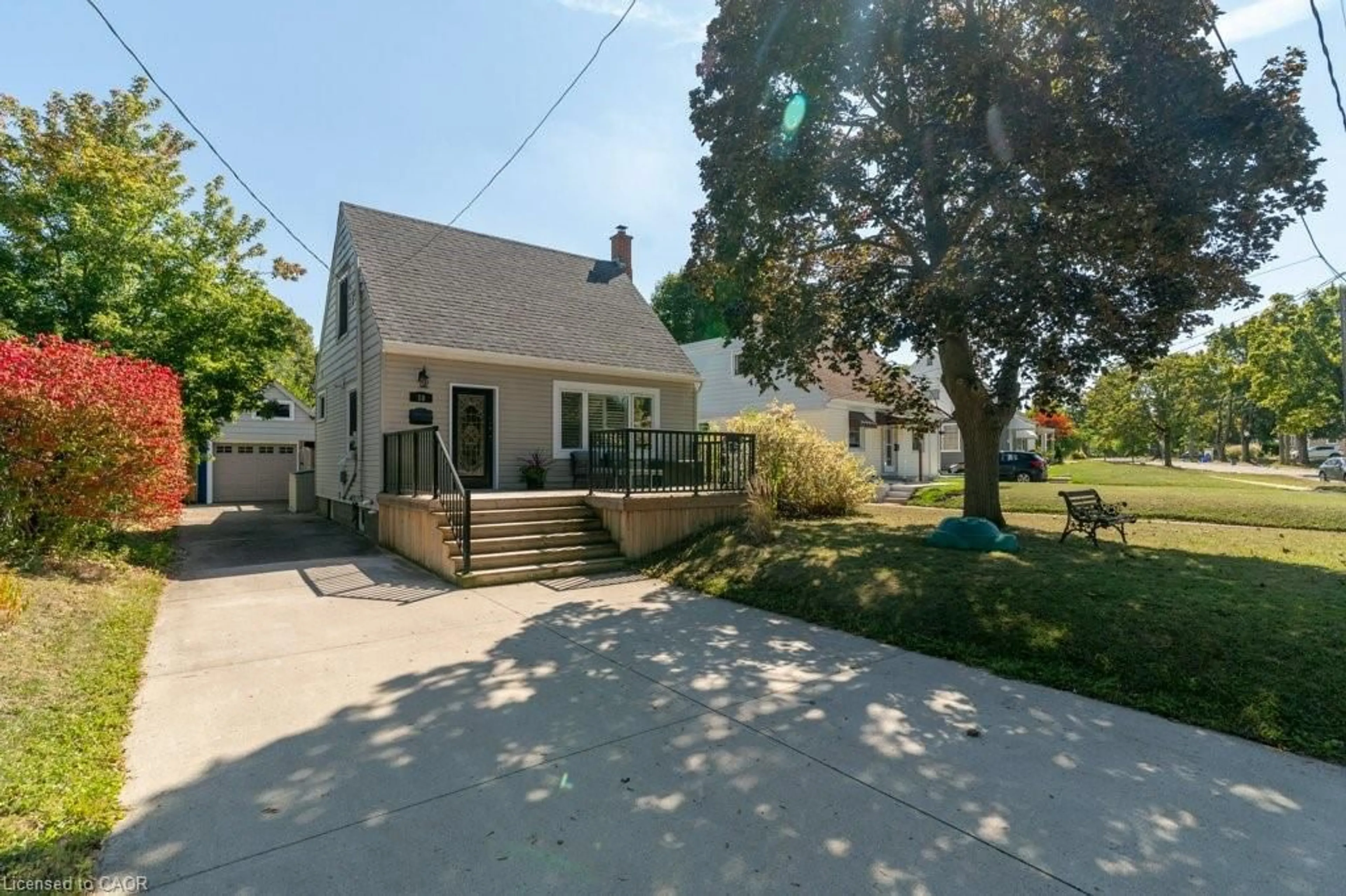 A pic from outside/outdoor area/front of a property/back of a property/a pic from drone, street for 18 St Clair Ave, Kitchener Ontario N2M 3Z4