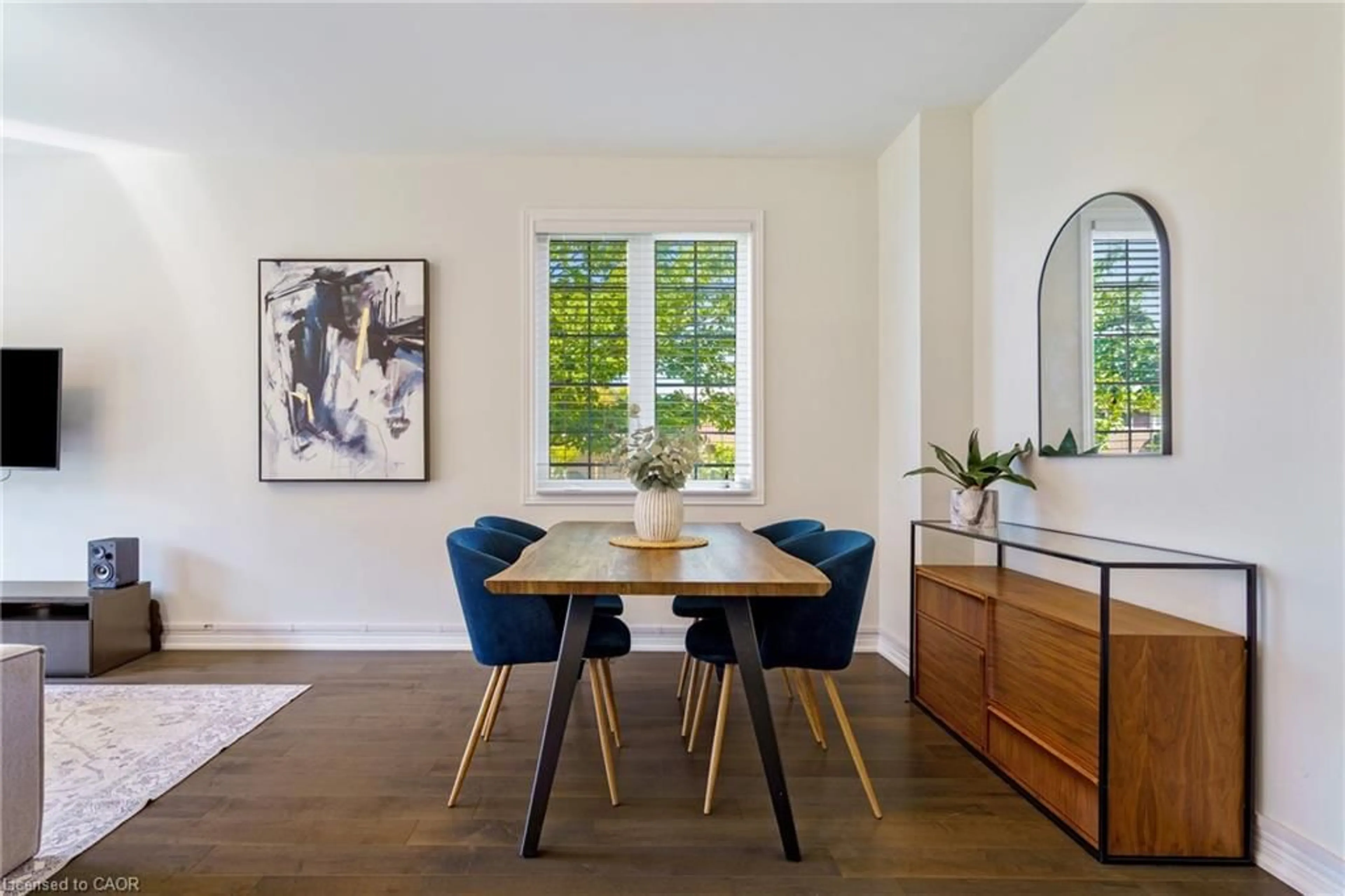Dining room, unknown for 60 Bobolink Rd, Hamilton Ontario L9A 2P5