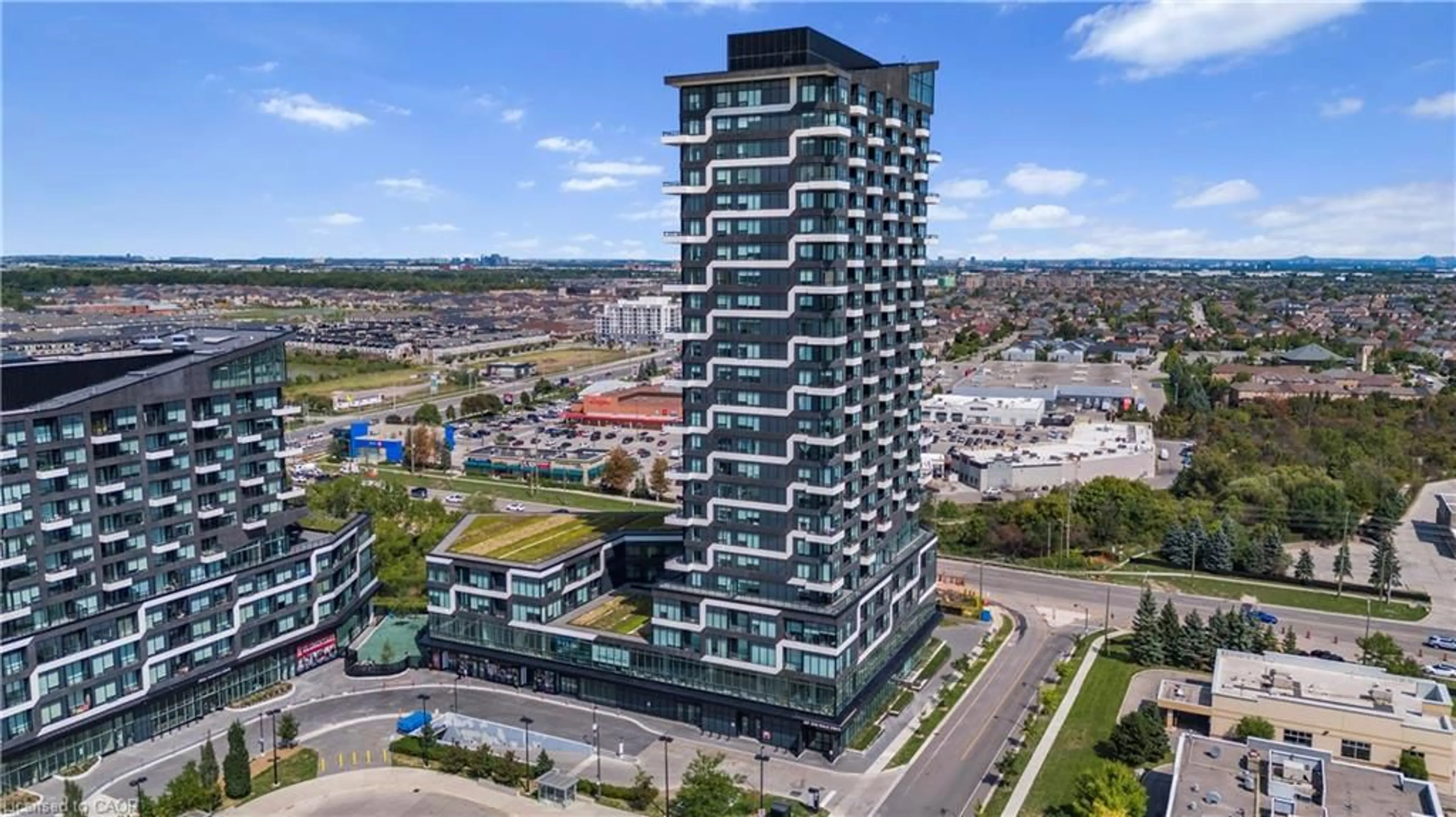 A pic from outside/outdoor area/front of a property/back of a property/a pic from drone, building for 297 Oak Walk Dr #906, Oakville Ontario L6H 6Z3