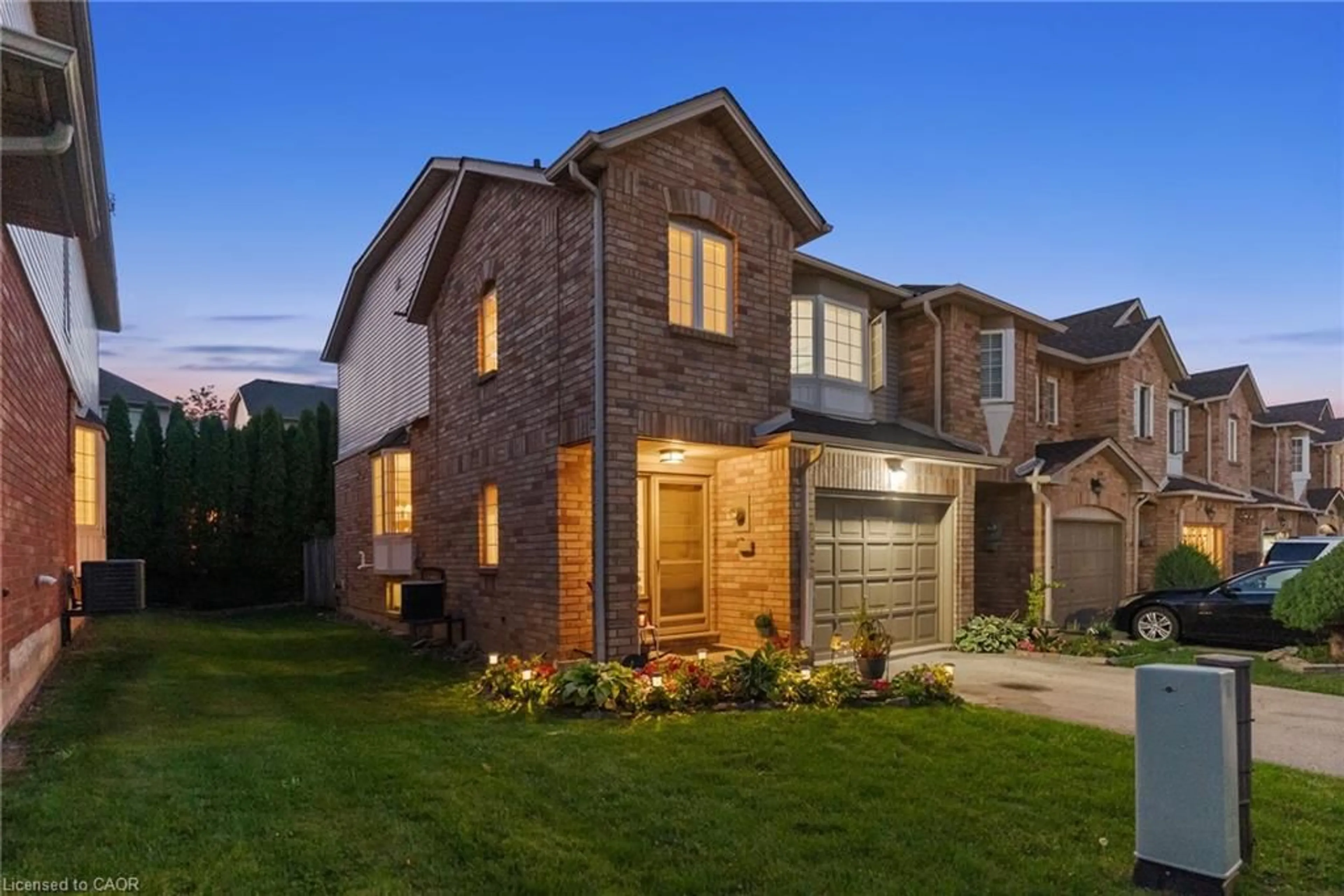 Home with brick exterior material, street for 346 Highland Rd #44, Hamilton Ontario L8J 3T3