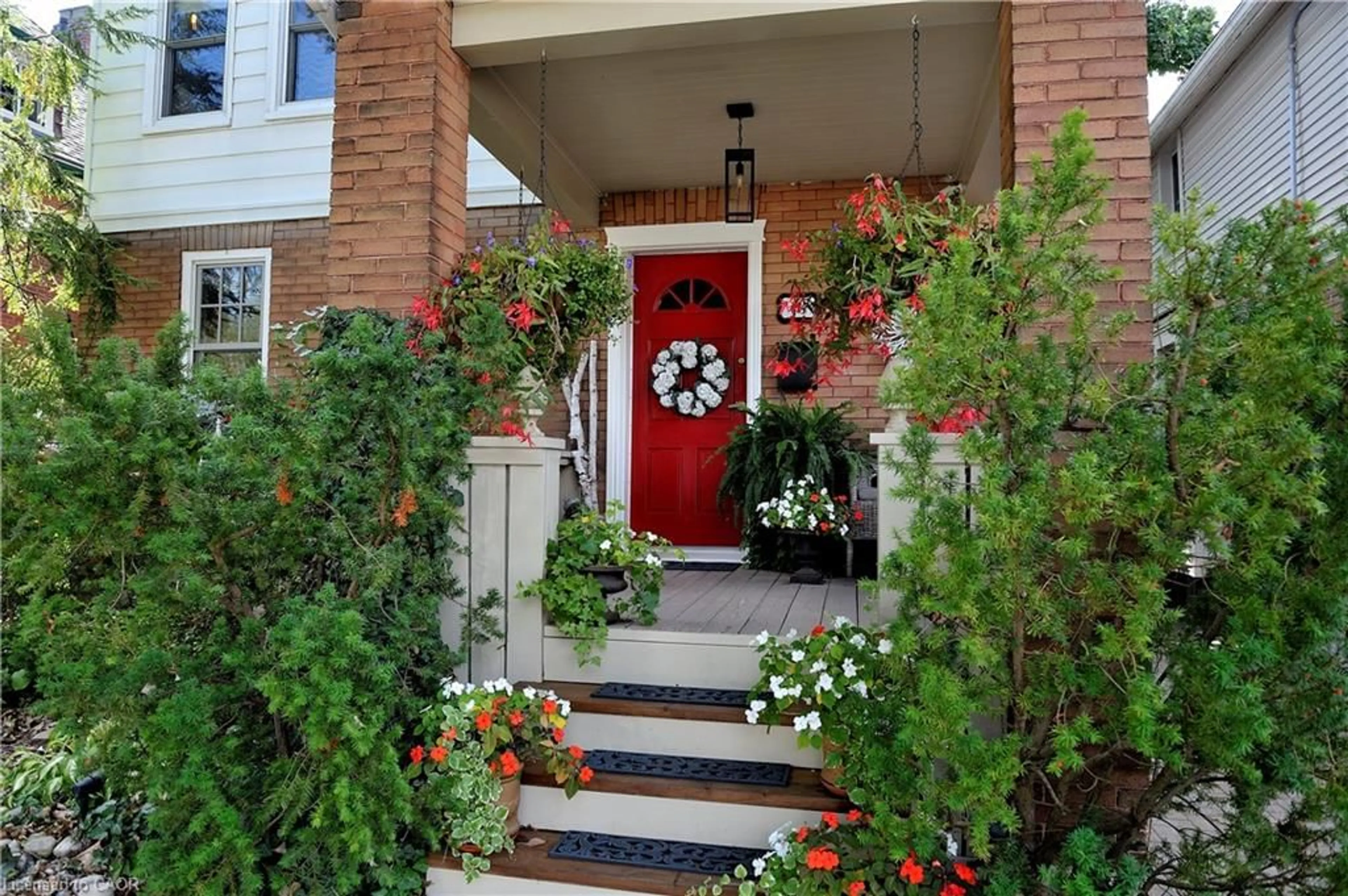 Indoor entryway for 43 Troy St, Kitchener Ontario N2H 1L7