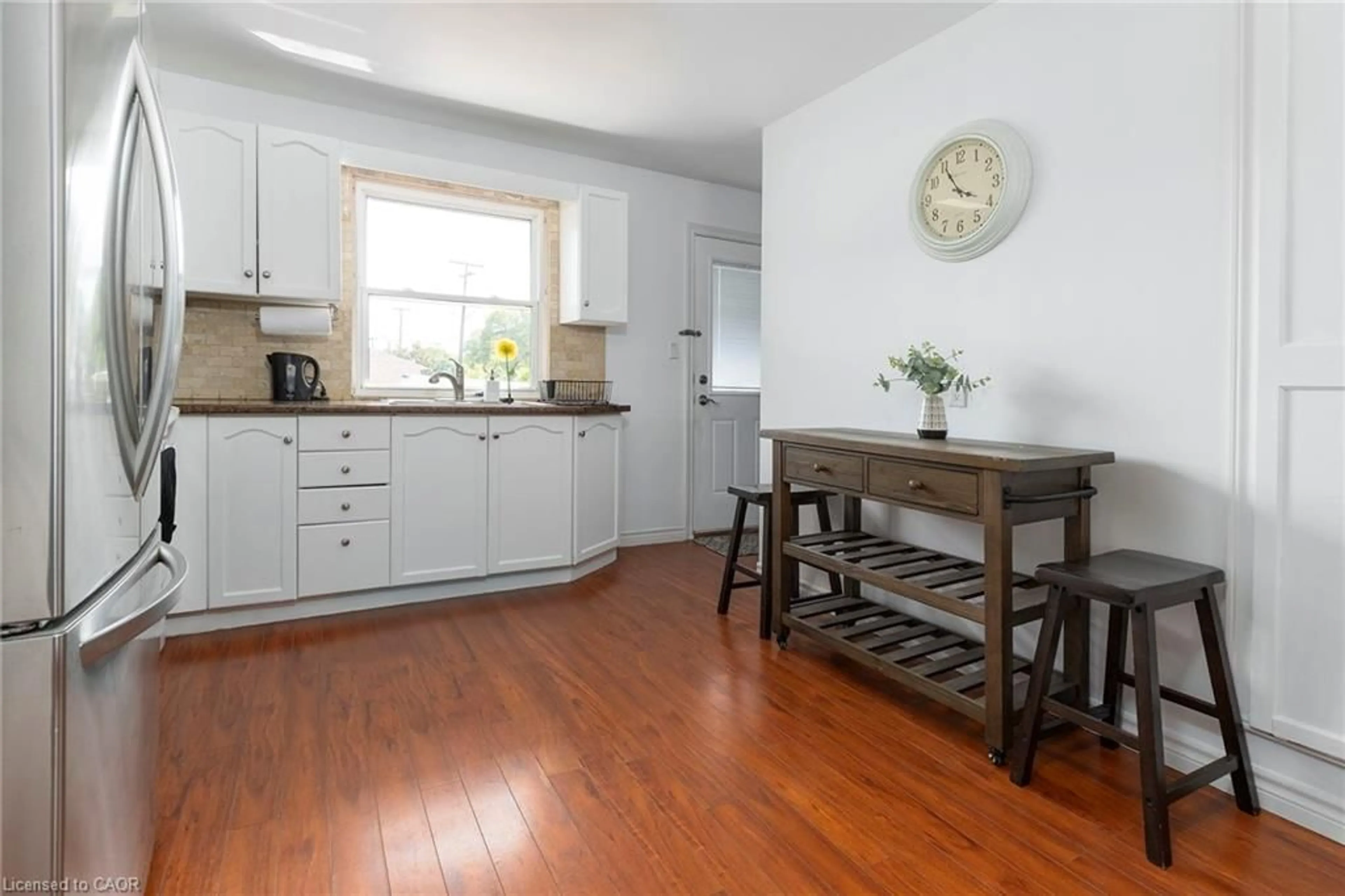 Standard kitchen, unknown for 493 Upper Gage Ave, Hamilton Ontario L8V 4J2