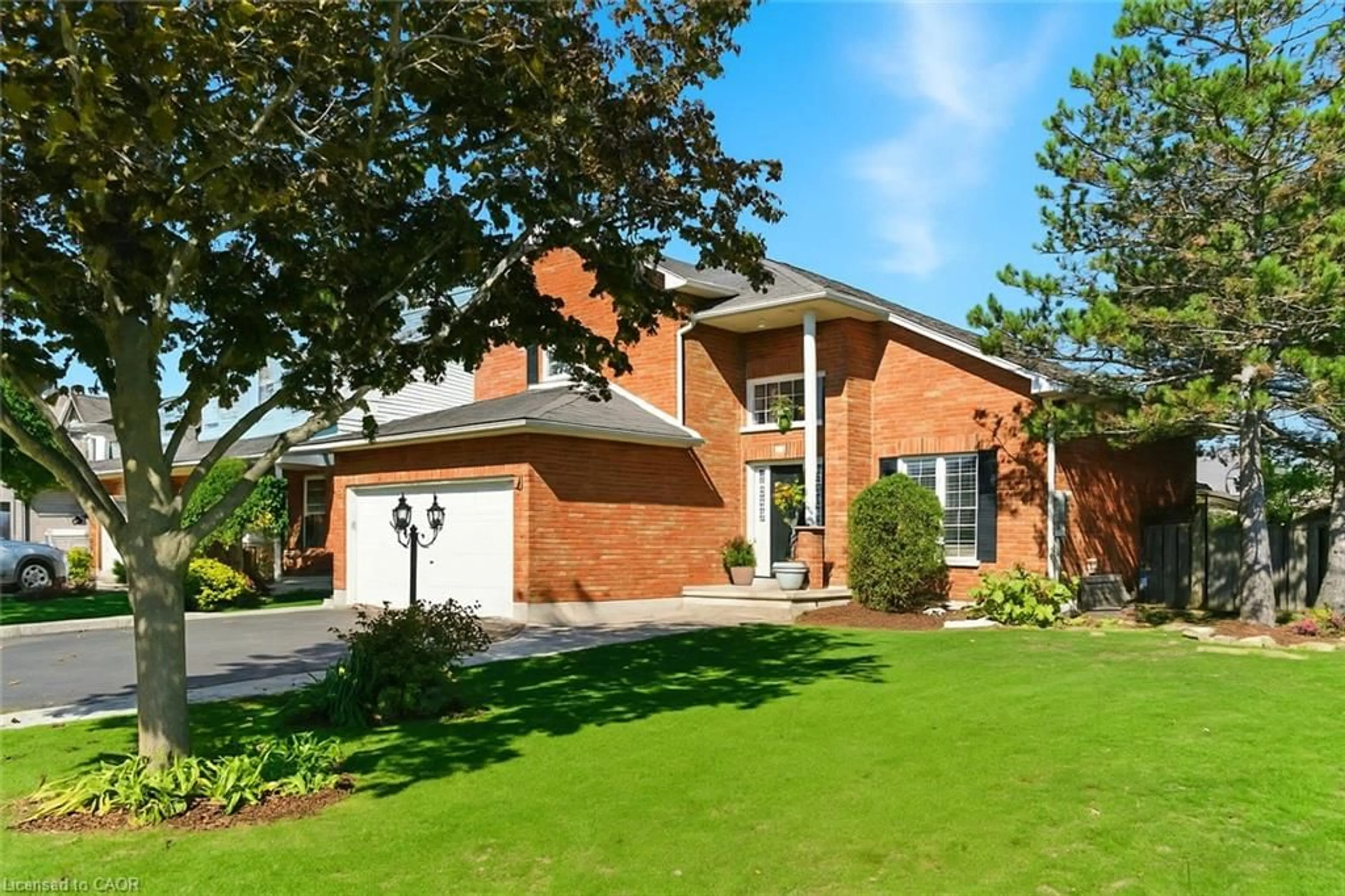 Home with brick exterior material, street for 2 Caledonia Ave, Haldimand Ontario N3W 2L1
