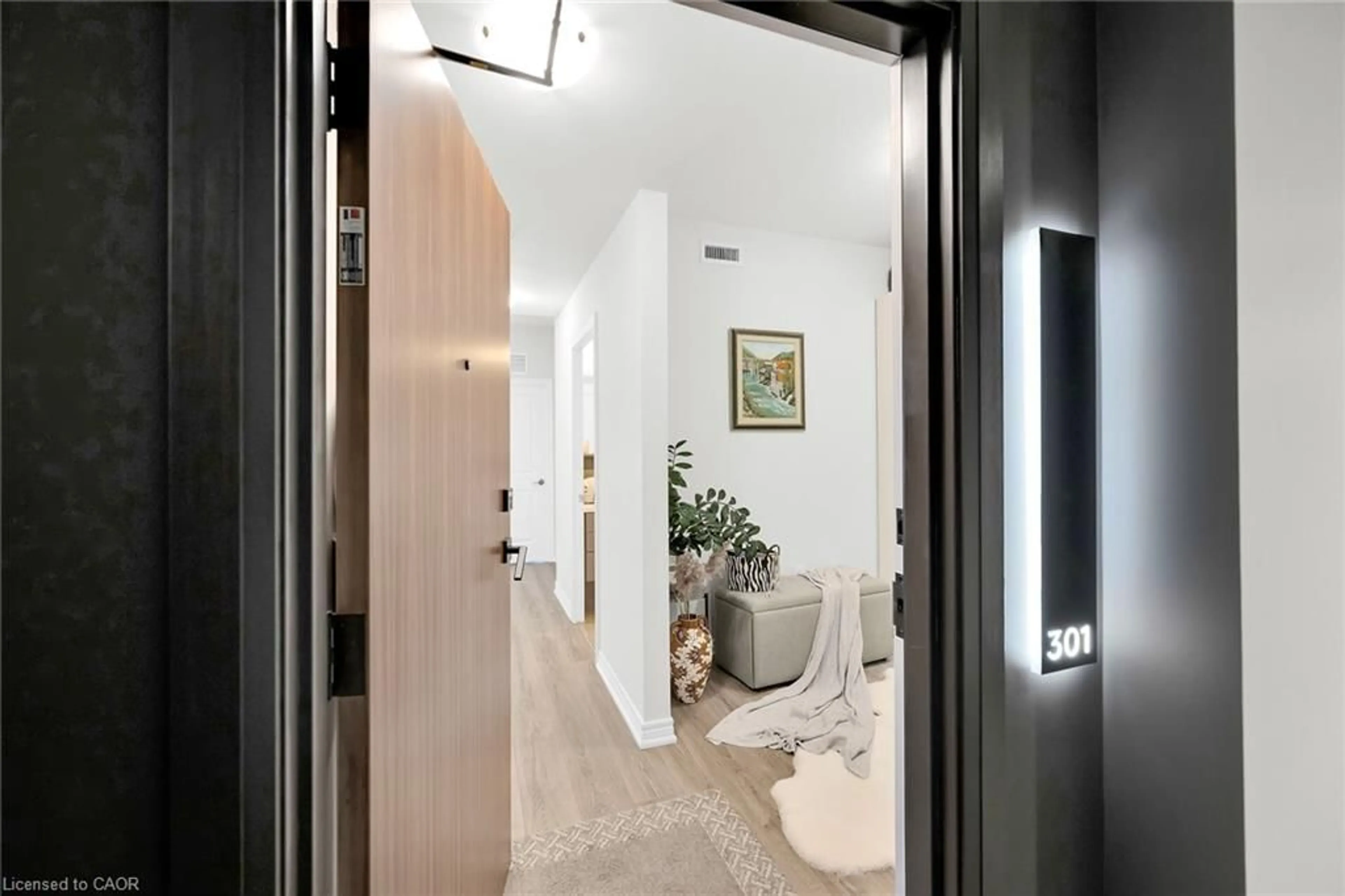 Indoor entryway for 121 Highway 8 #301, Stoney Creek Ontario L8E 5B7