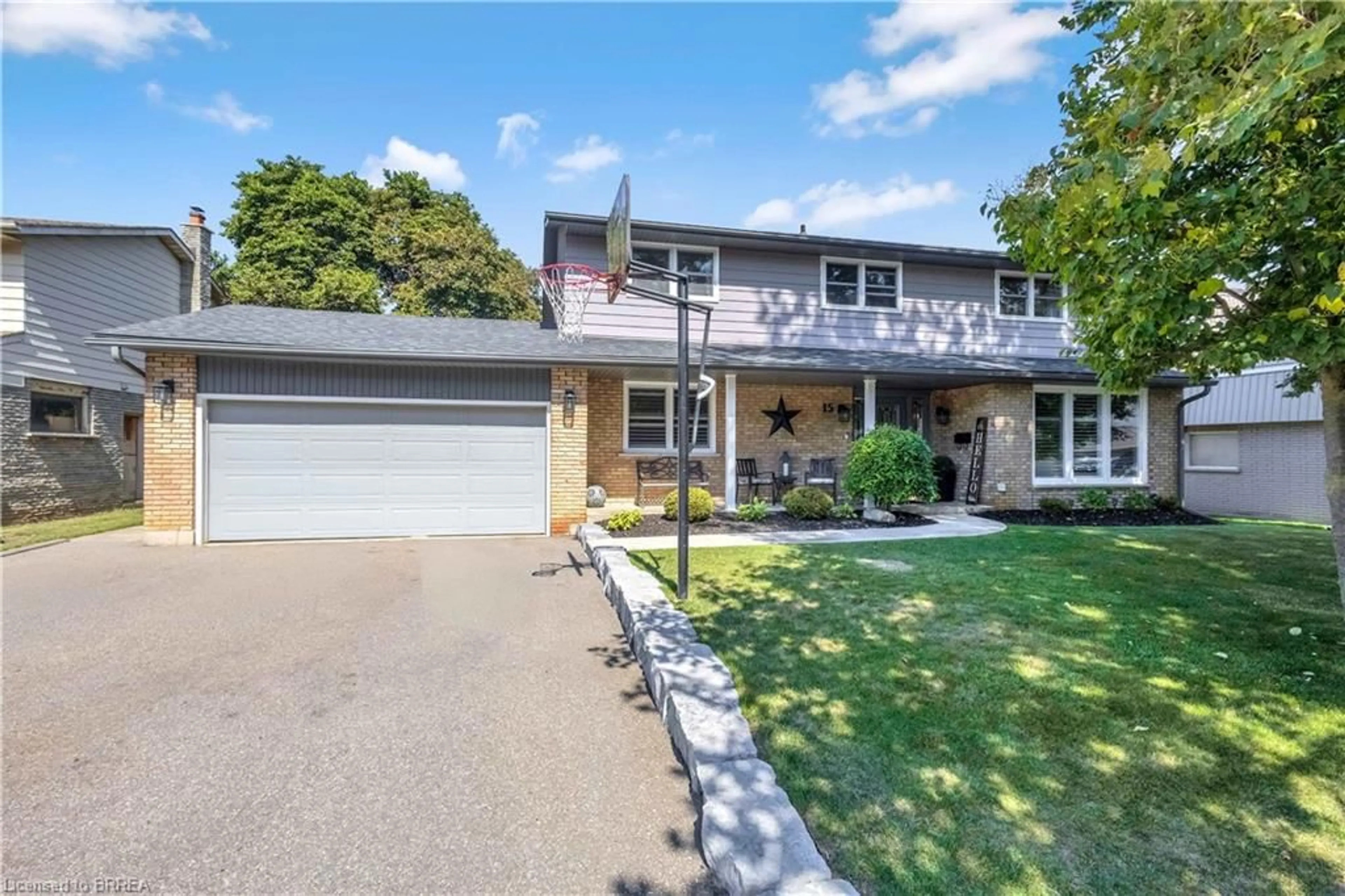A pic from outside/outdoor area/front of a property/back of a property/a pic from drone, street for 15 Candlewood Dr, Brantford Ontario N3R 6A2