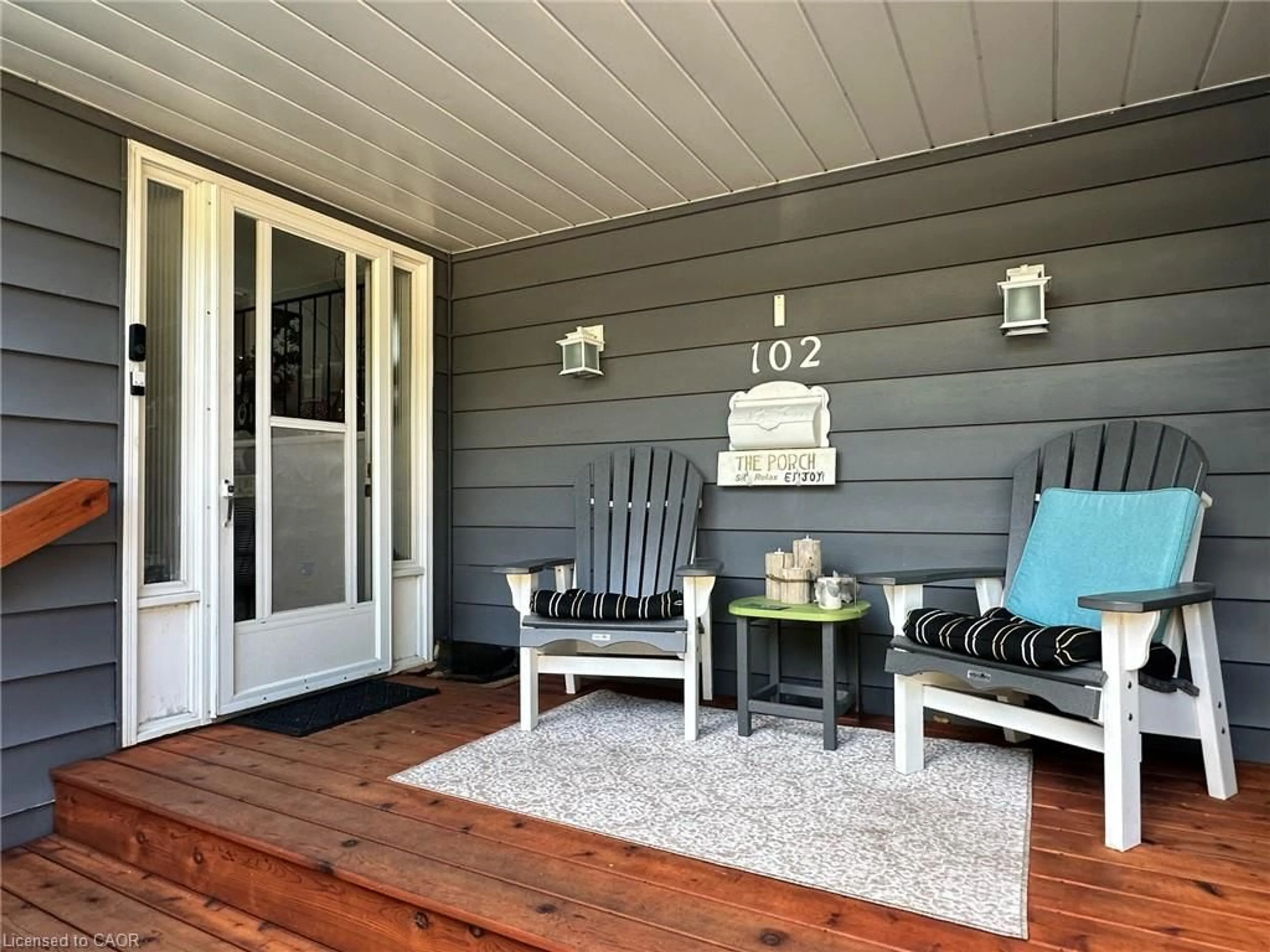 Indoor entryway for 102 Jarrett Pl, Dunnville Ontario N1A 3E5