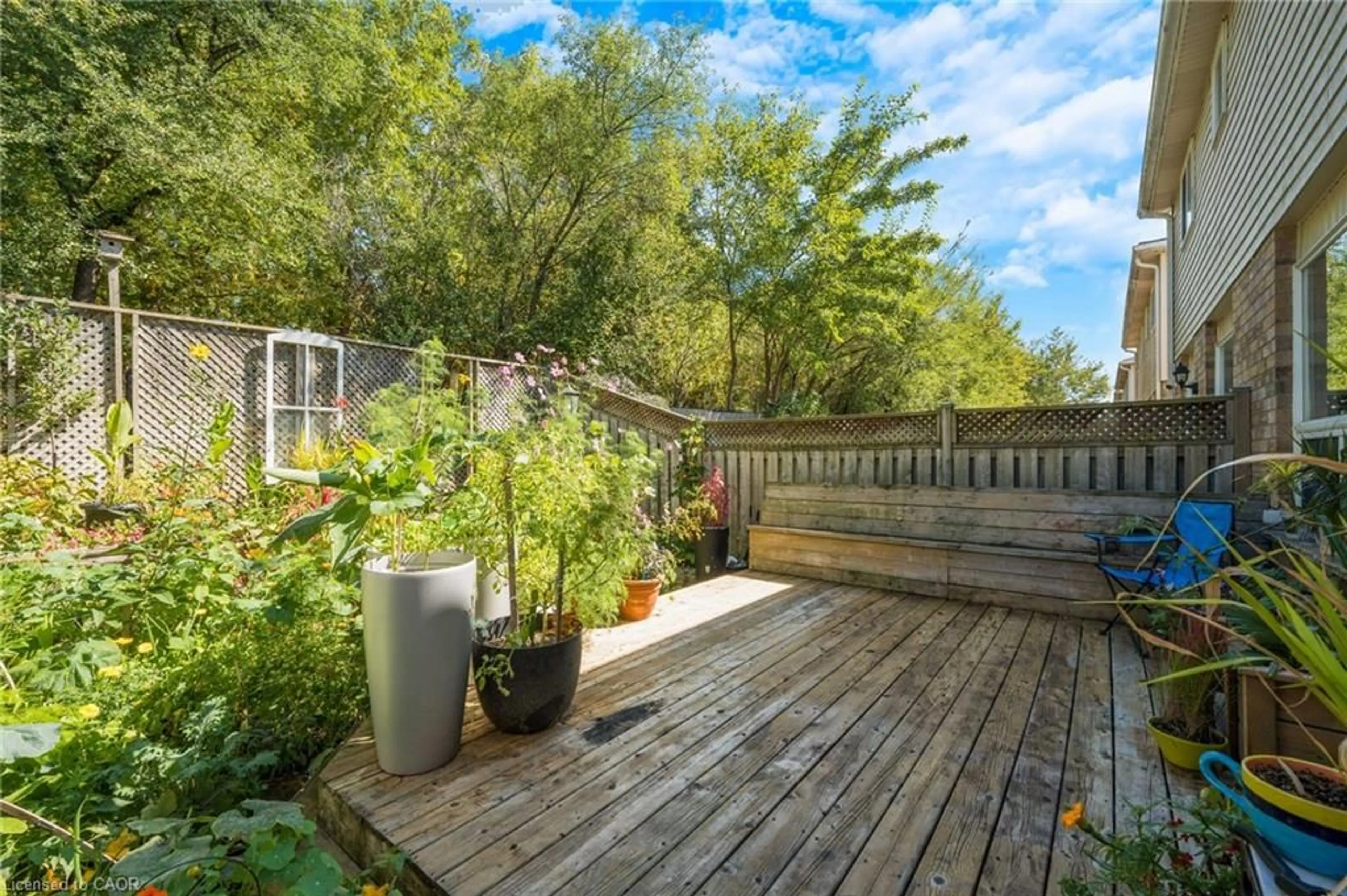 Patio, unknown for 33 Critcher Ave, Cambridge Ontario N1T 2C5