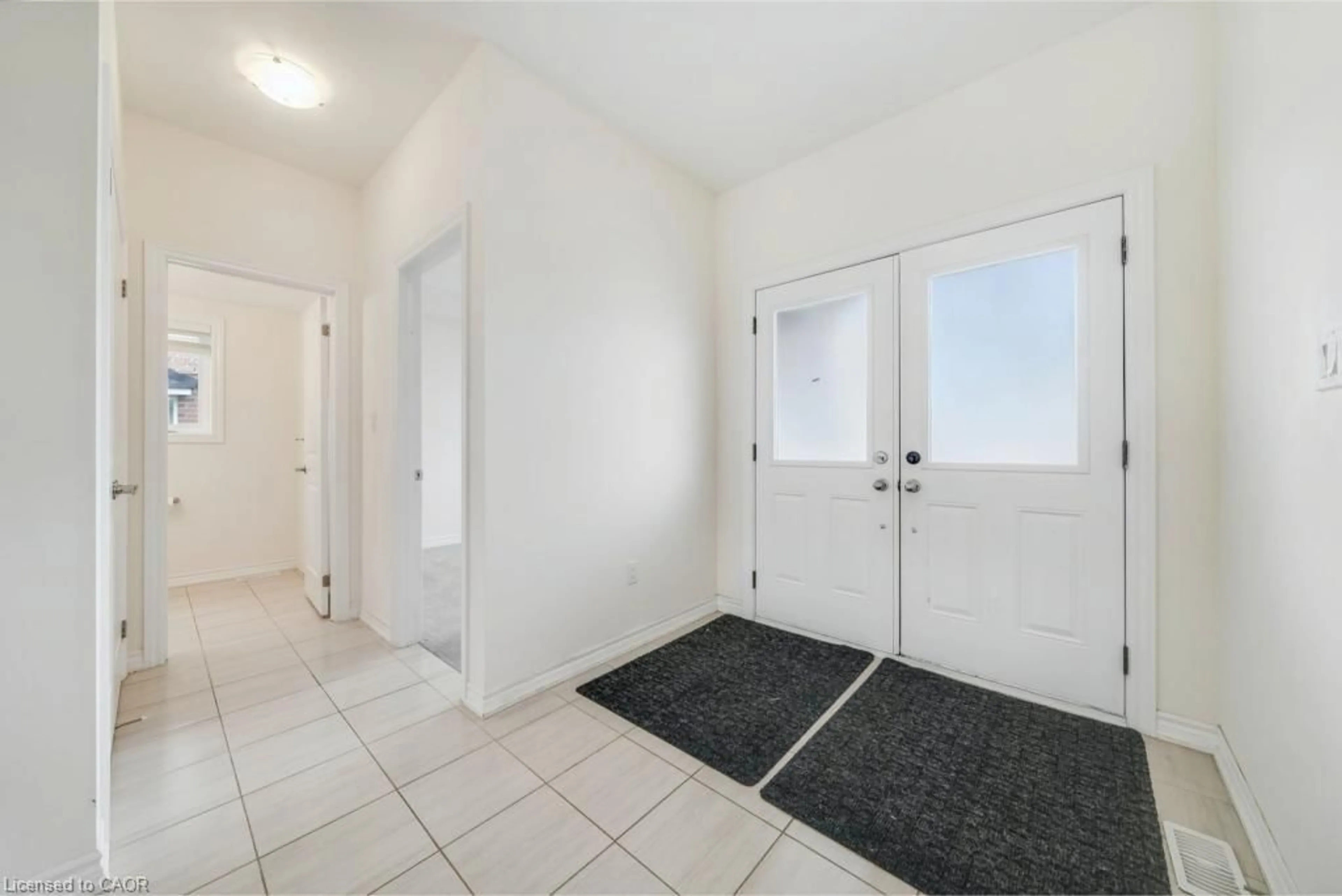 Indoor entryway for 9 Todd Cres, Dundalk Ontario N0C 1B0