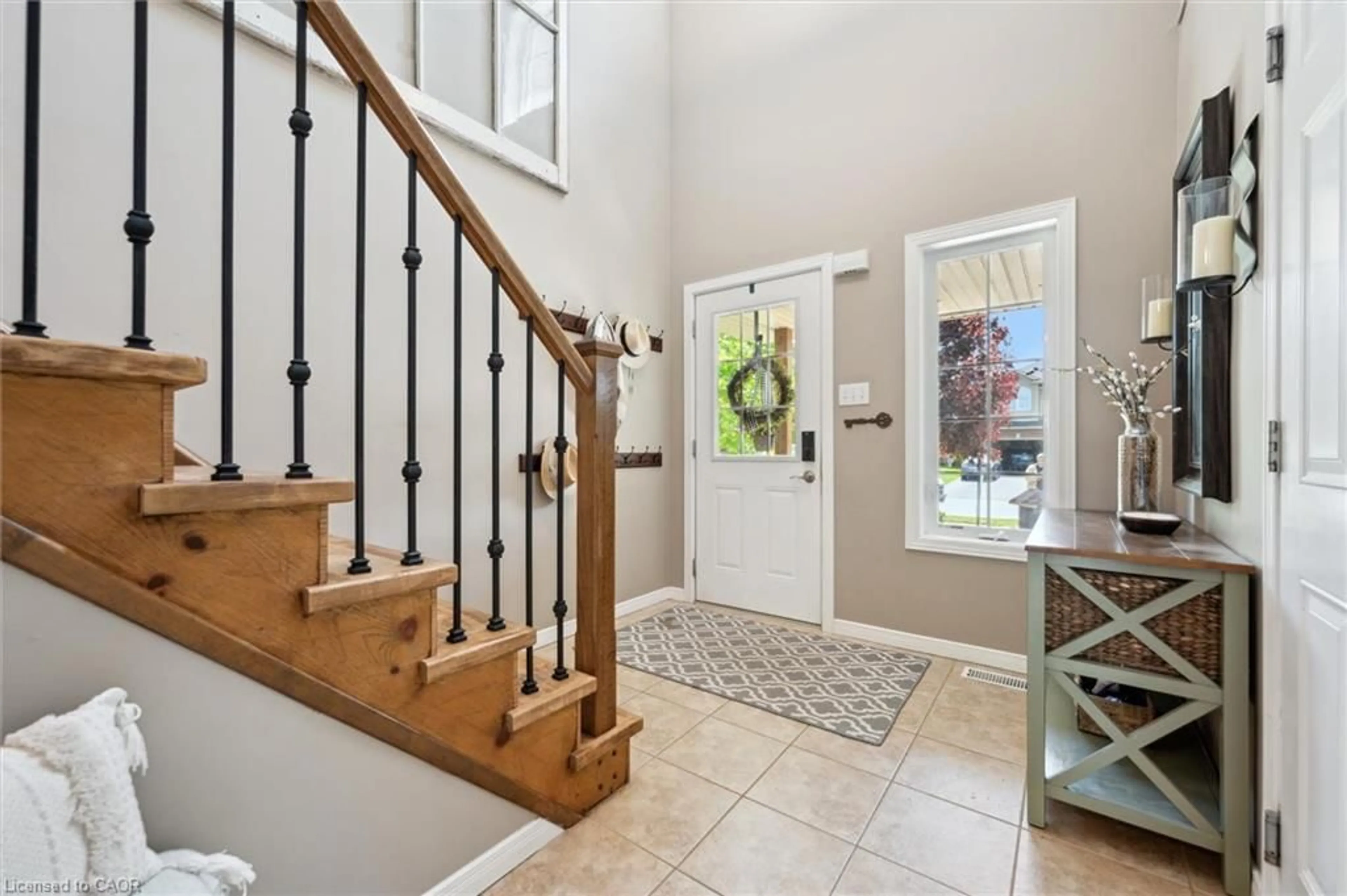 Indoor entryway for 71 Healey St, Fergus Ontario N0B 1S0