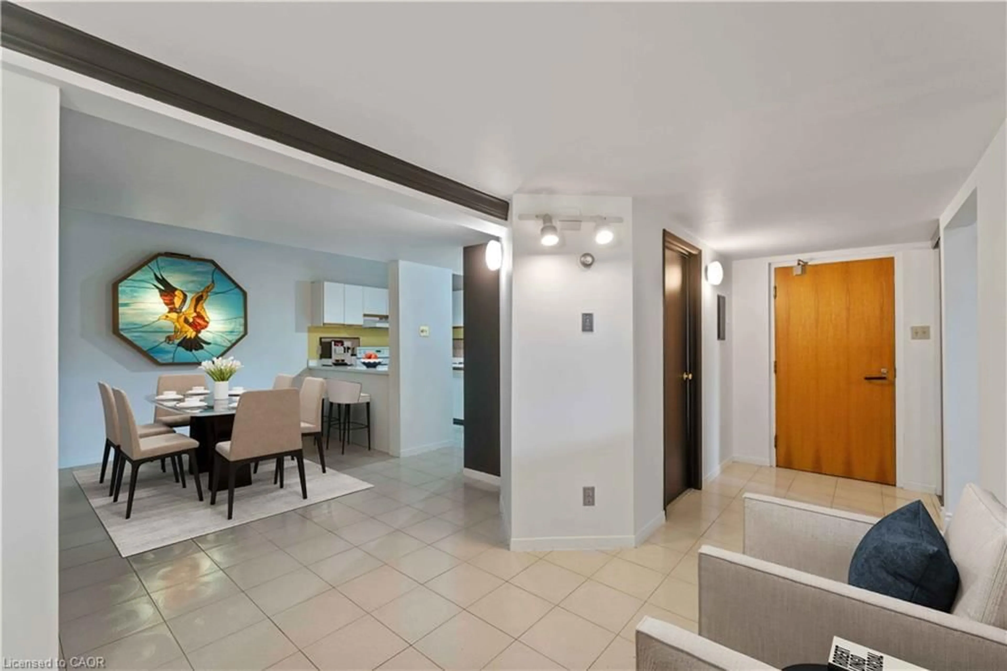 Indoor foyer for 50 Main St #202, Dundas Ontario L9H 6P8