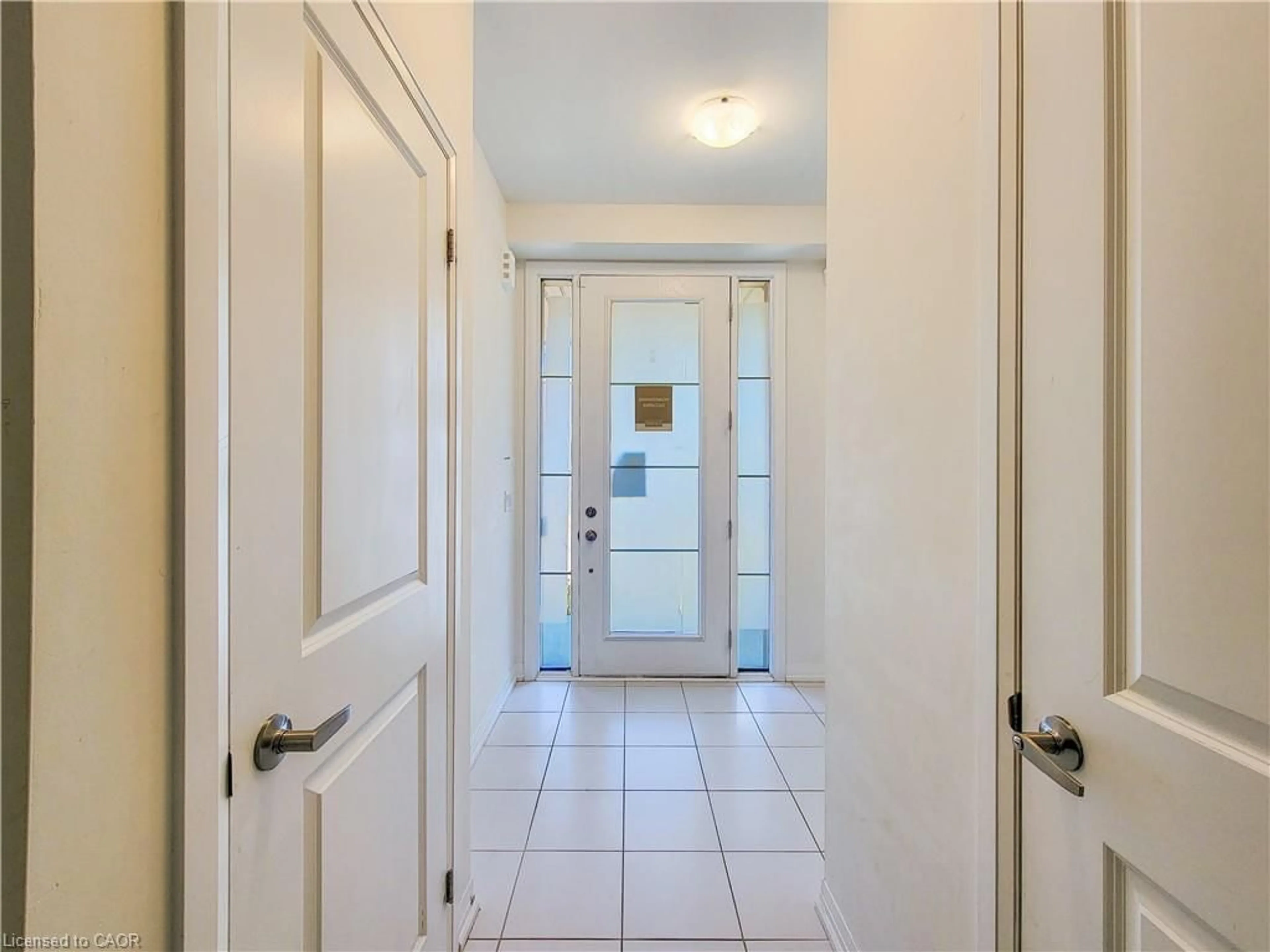 Indoor entryway for 10 Freedom Cres #4, Mount Hope Ontario L0R 1W0
