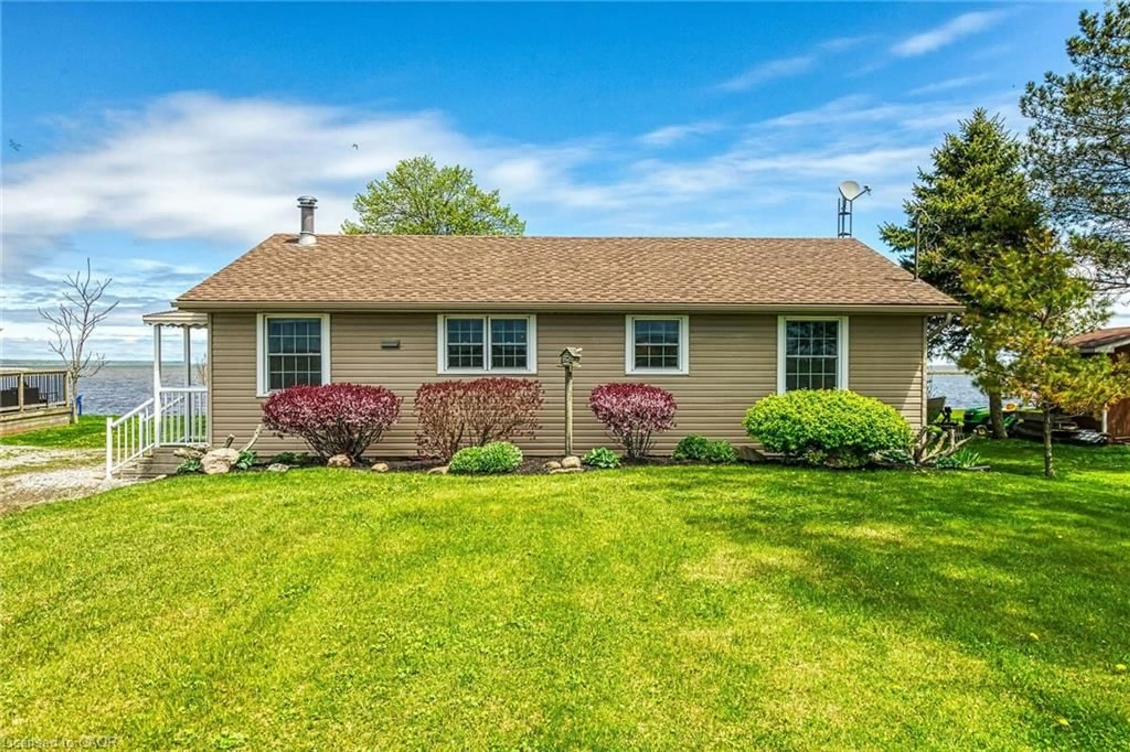 Home with vinyl exterior material, unknown for 794 59 Hwy, Port Rowan Ontario N0E 1M0
