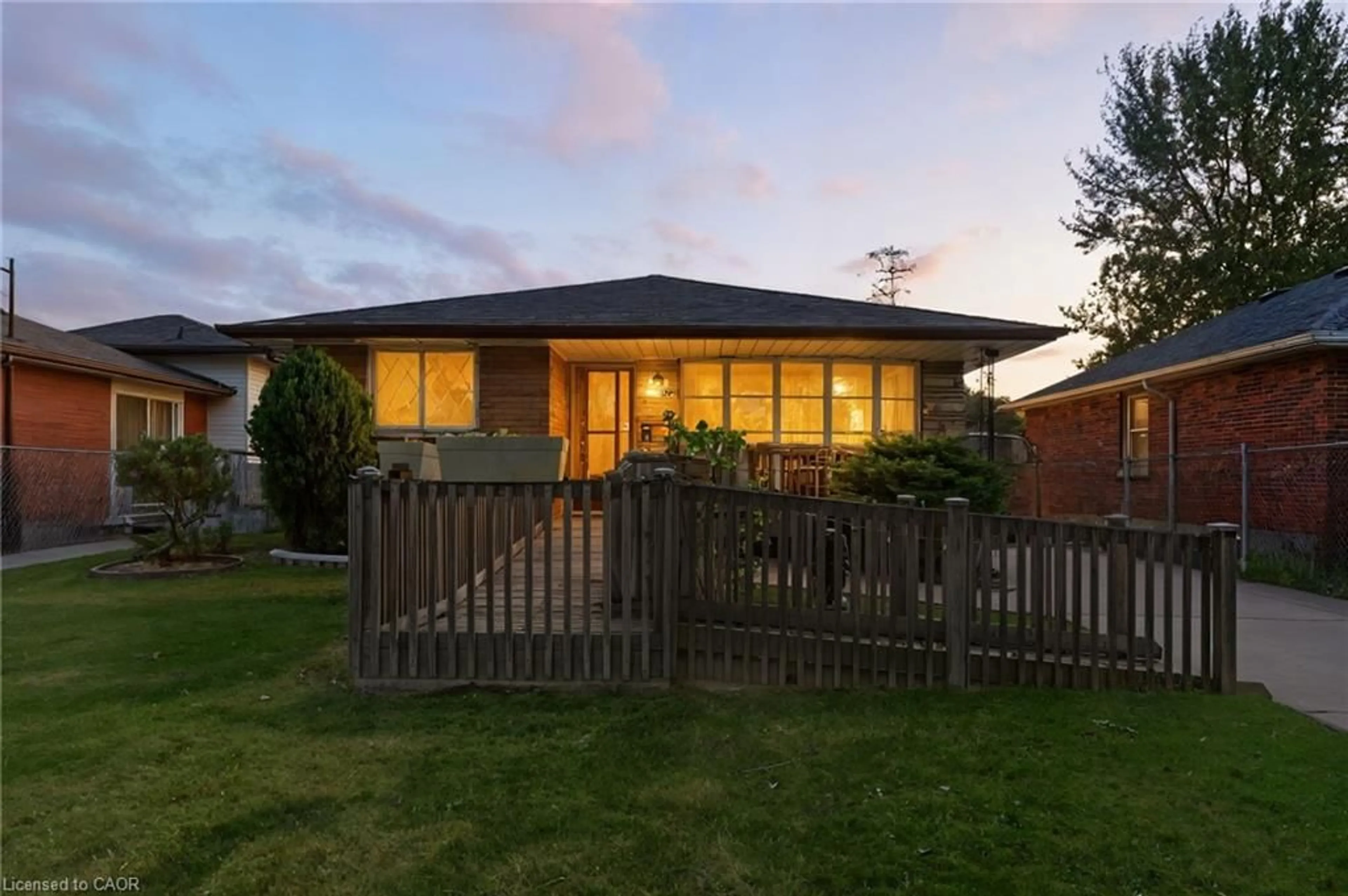 A pic from outside/outdoor area/front of a property/back of a property/a pic from drone, street for 331 East 17th St, Hamilton Ontario L9A 4M9