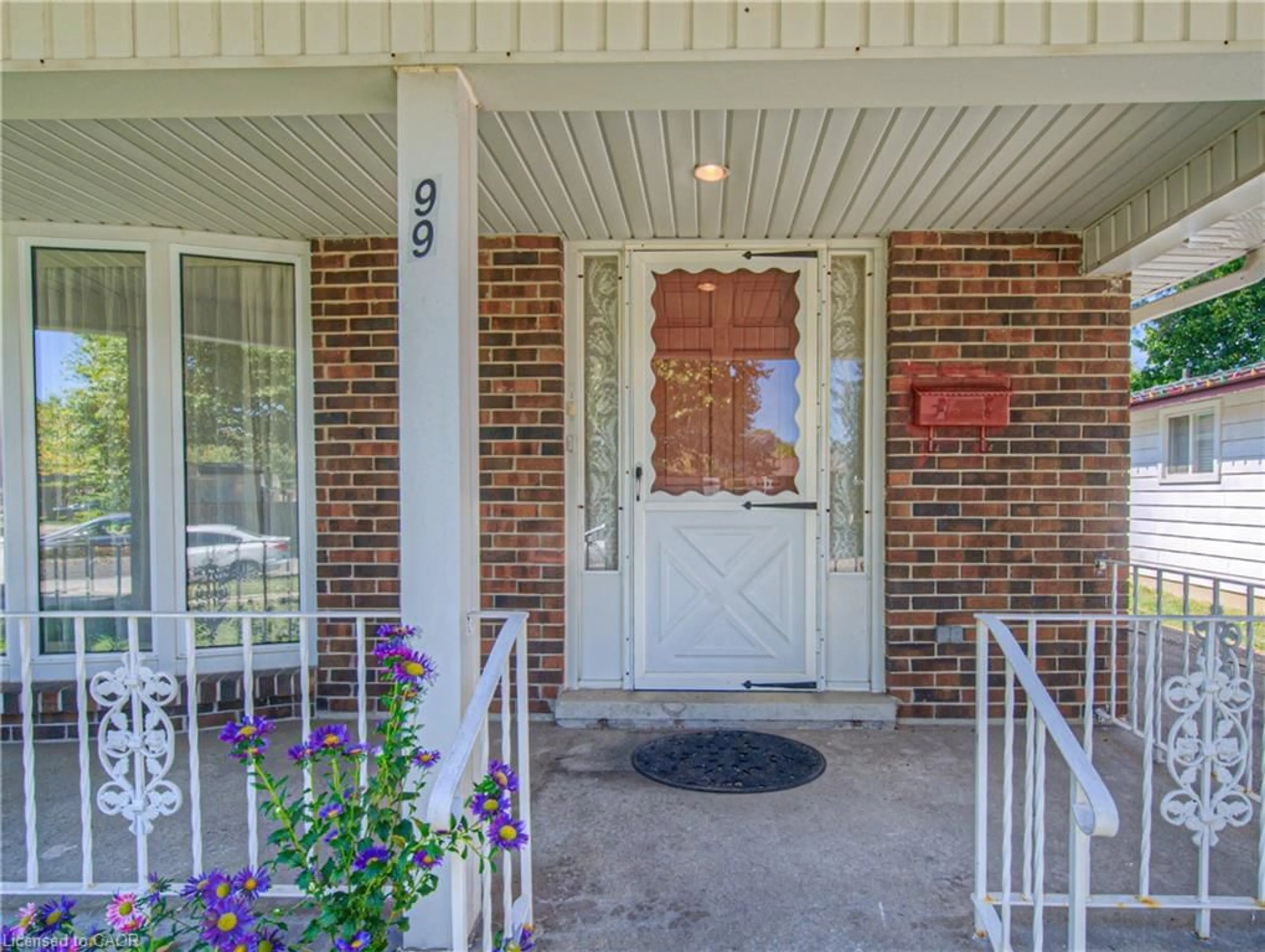 Indoor entryway for 99 Ferguson Ave, Cambridge Ontario N1R 6E9