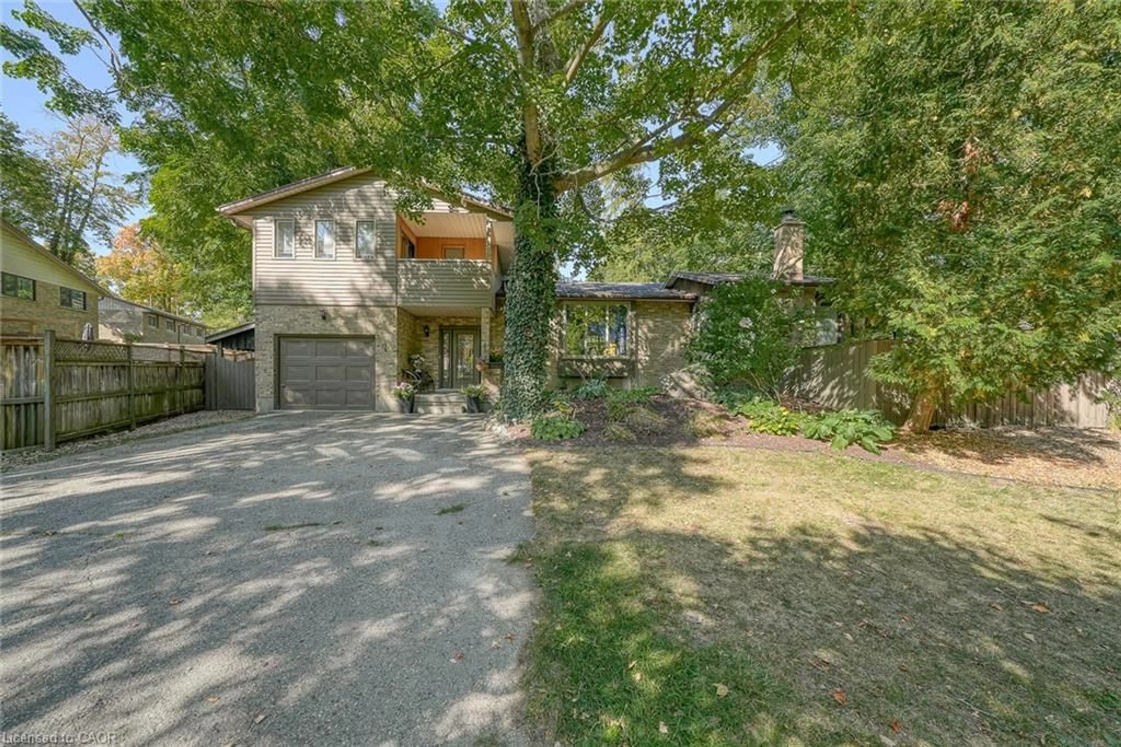 A pic from outside/outdoor area/front of a property/back of a property/a pic from drone, street for 248 Vansittart Ave, Woodstock Ontario N4S 6G2