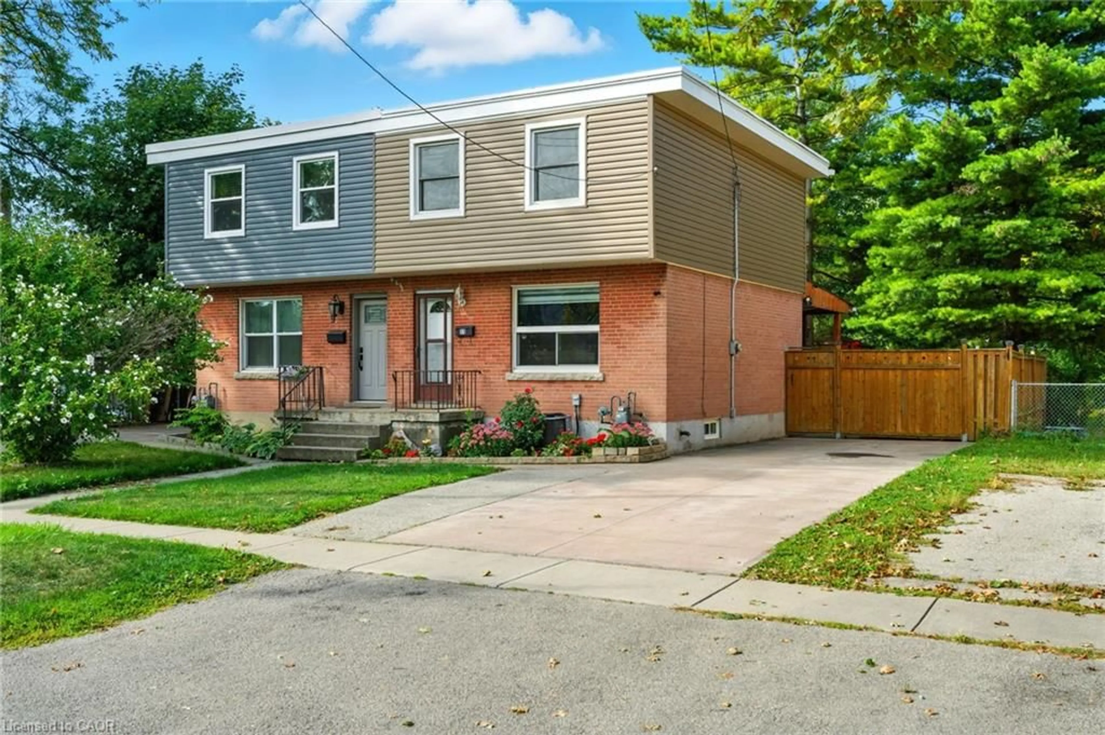Home with brick exterior material, street for 11 Eastvale Pl, Hamilton Ontario L8H 1N9