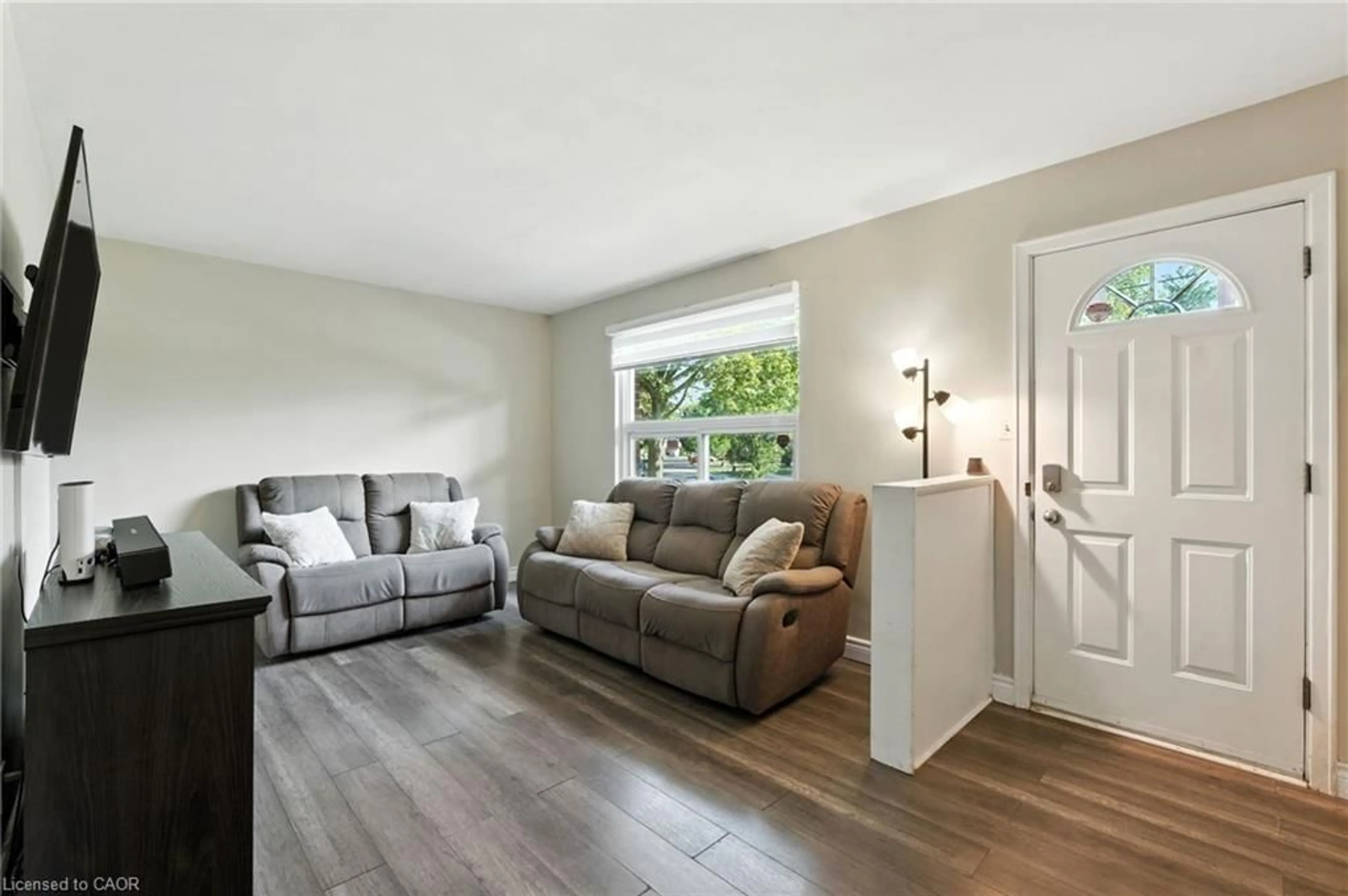 Living room with furniture, unknown for 11 Eastvale Pl, Hamilton Ontario L8H 1N9