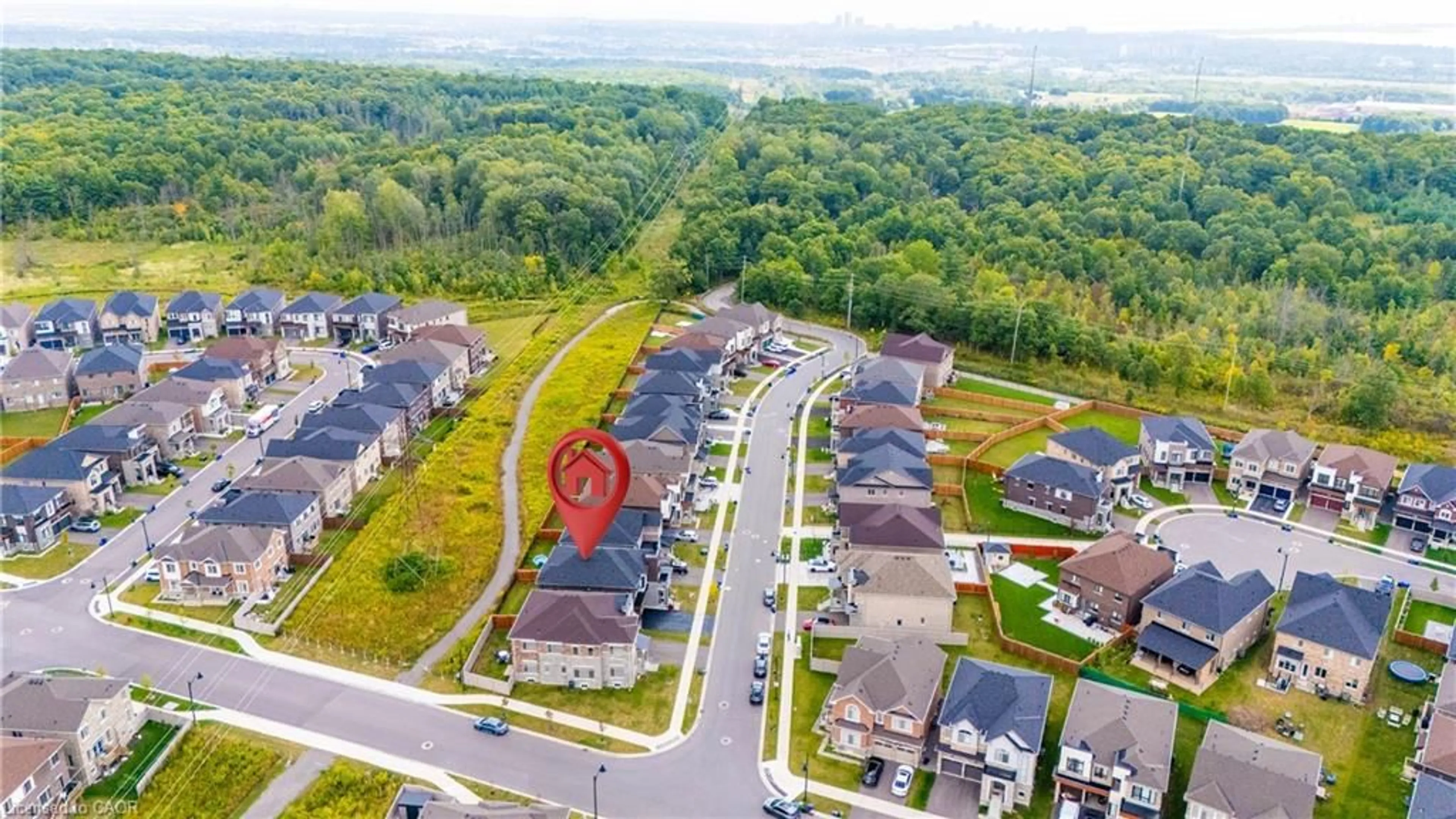 A pic from outside/outdoor area/front of a property/back of a property/a pic from drone, mountain view for 199 Granite Ridge Trail, Waterdown Ontario L8B 1Z1