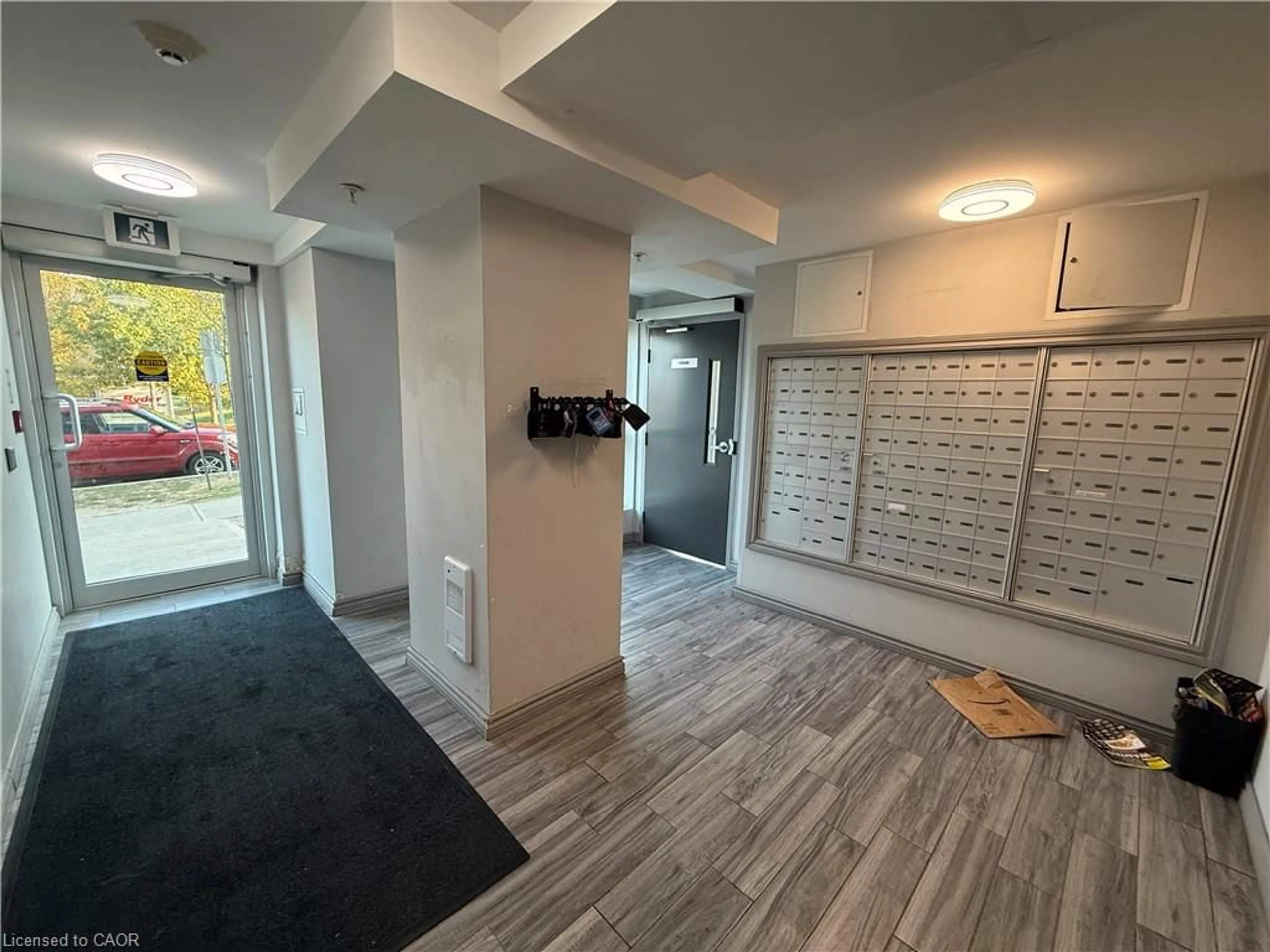Indoor foyer for 275 Larch St #B506, Waterloo Ontario N2L 3R2