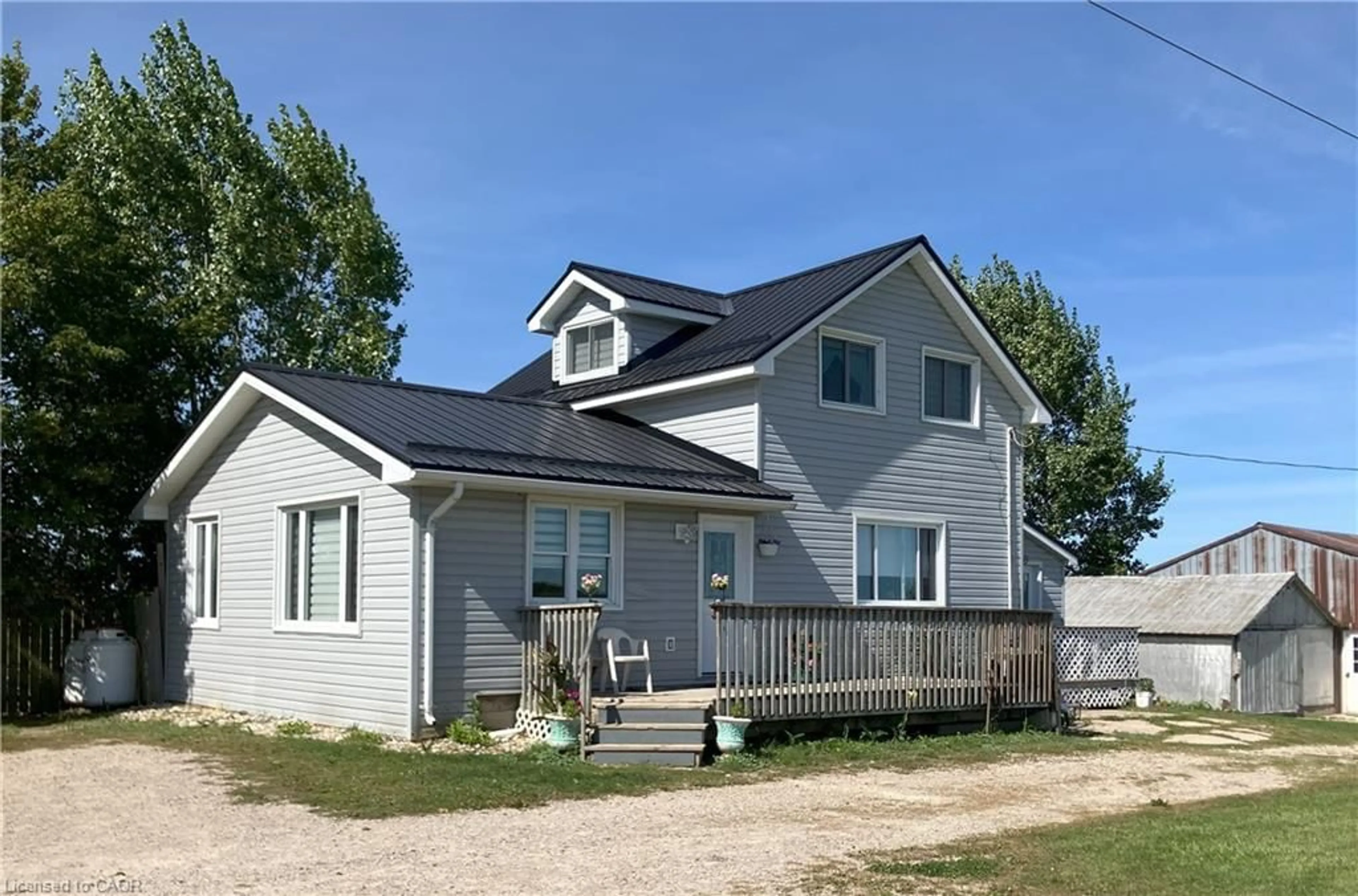 Home with vinyl exterior material, building for 1716 Bruce Rd 86 Rd, Lucknow Ontario N0G 2H0