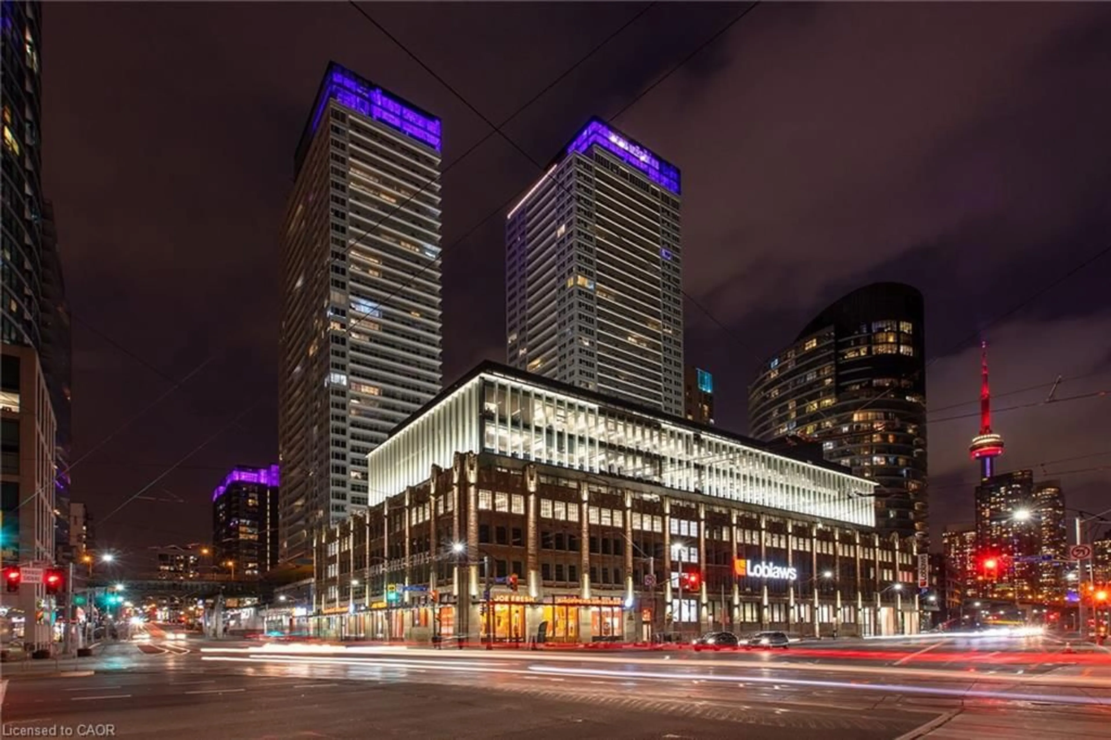 Blurry image for 17 Bathurst St #1605, Toronto Ontario M5V 0N1