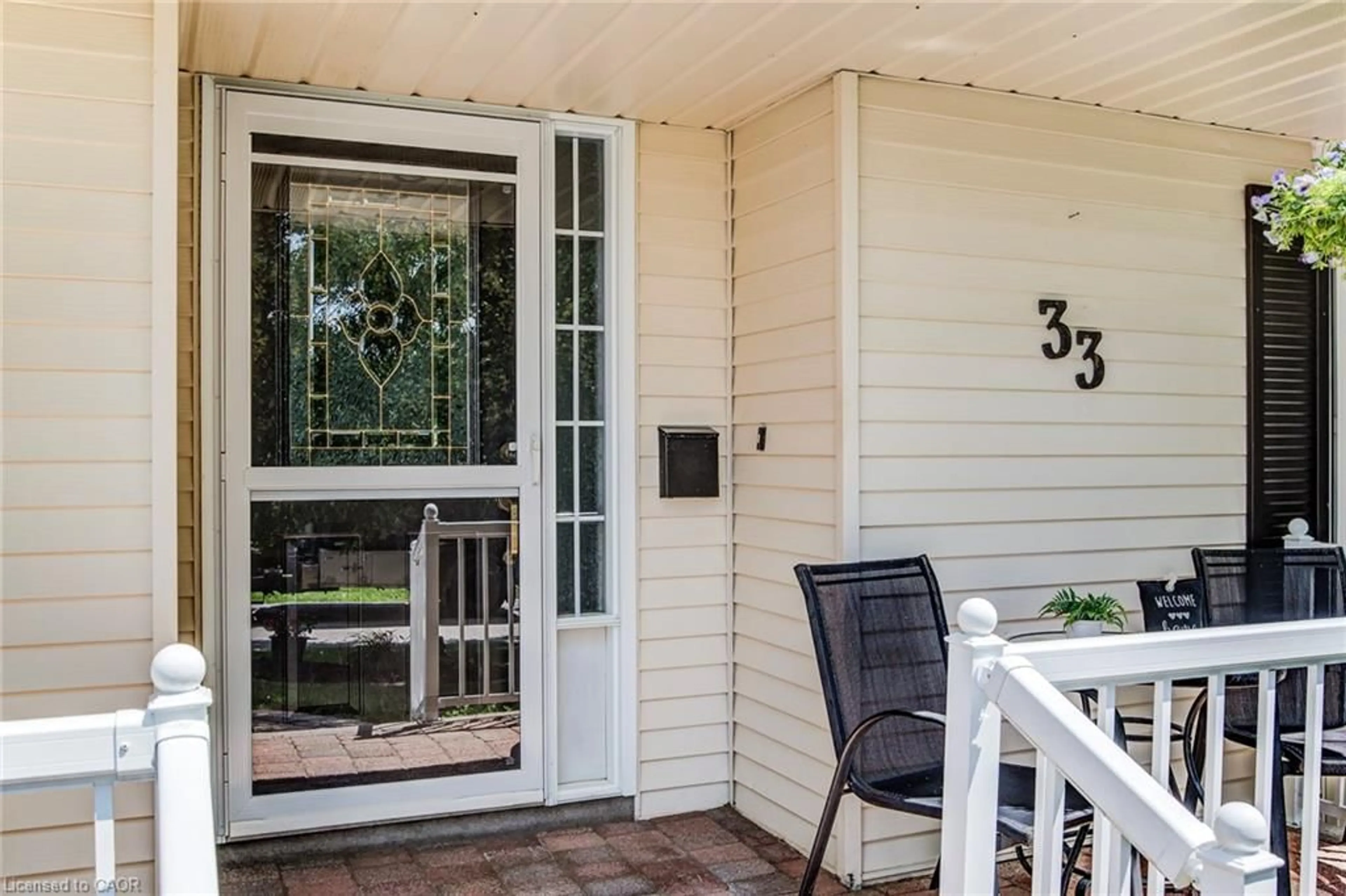 Unknown for 33 Summit Cres, New Hamburg Ontario N3A 2G3