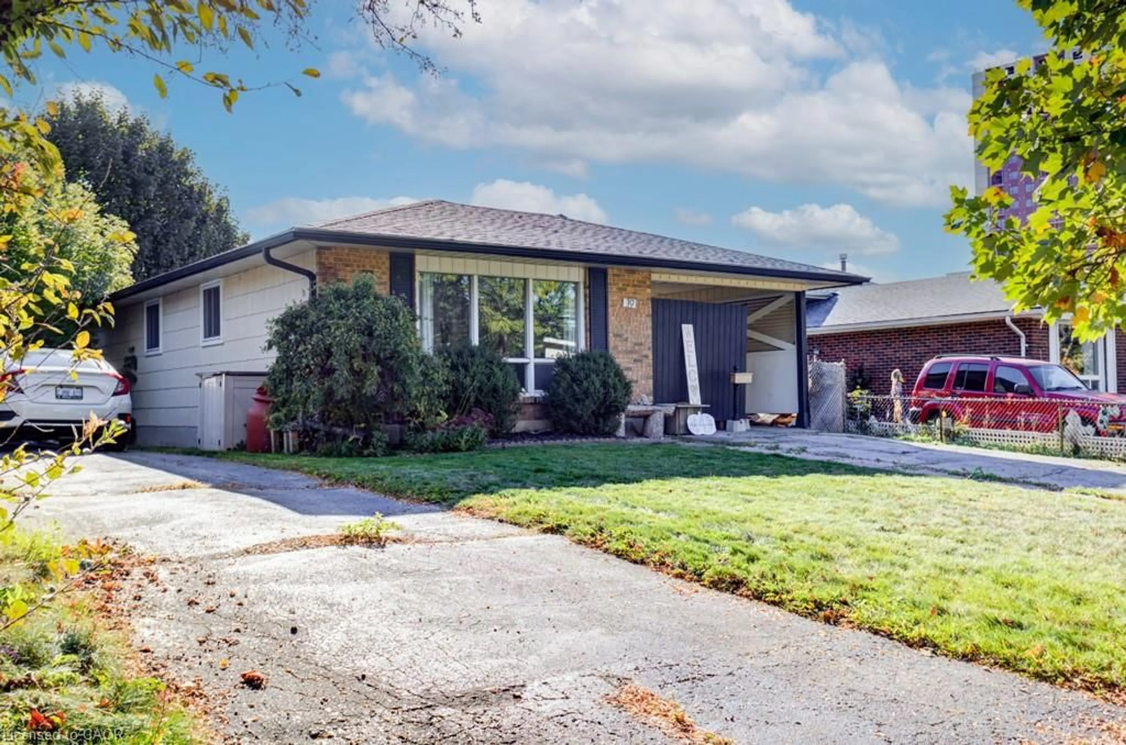 Home with vinyl exterior material, street for 19 Greendale Cres, Kitchener Ontario N2A 2R5