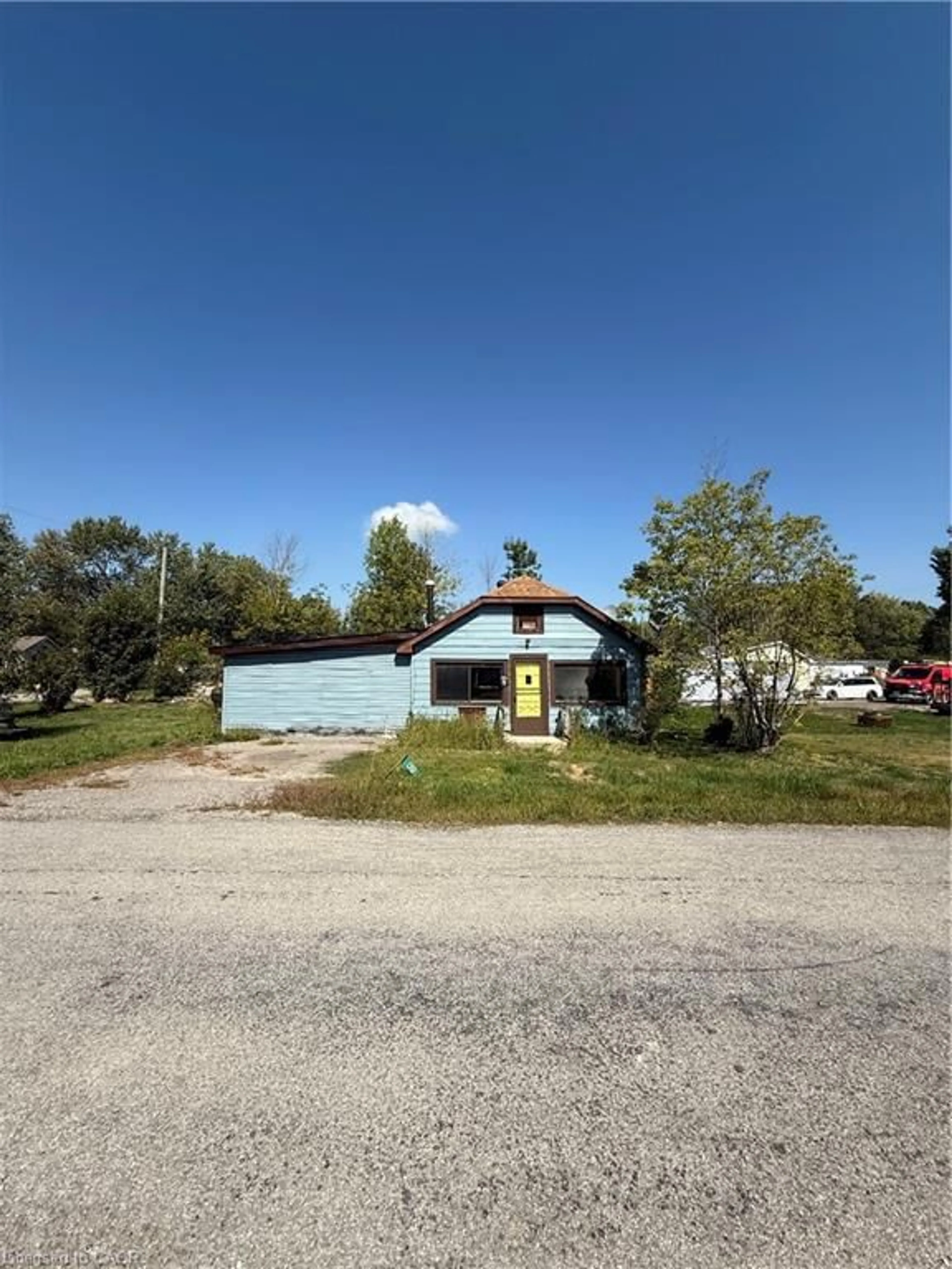 A pic from outside/outdoor area/front of a property/back of a property/a pic from drone, street for 9 Fagan St, Peacock Point Ontario N0A 1L0