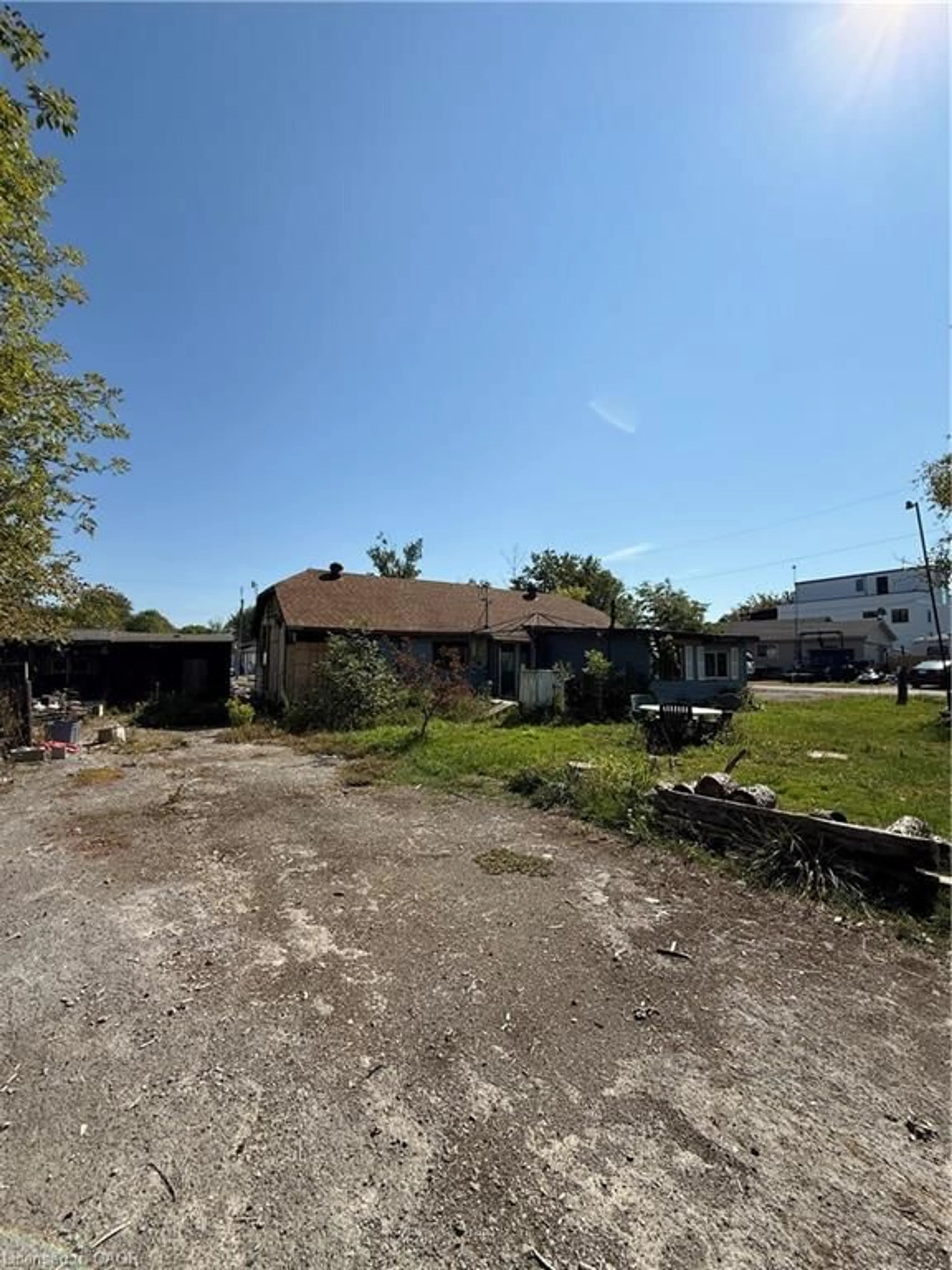 A pic from outside/outdoor area/front of a property/back of a property/a pic from drone, street for 9 Fagan St, Peacock Point Ontario N0A 1L0