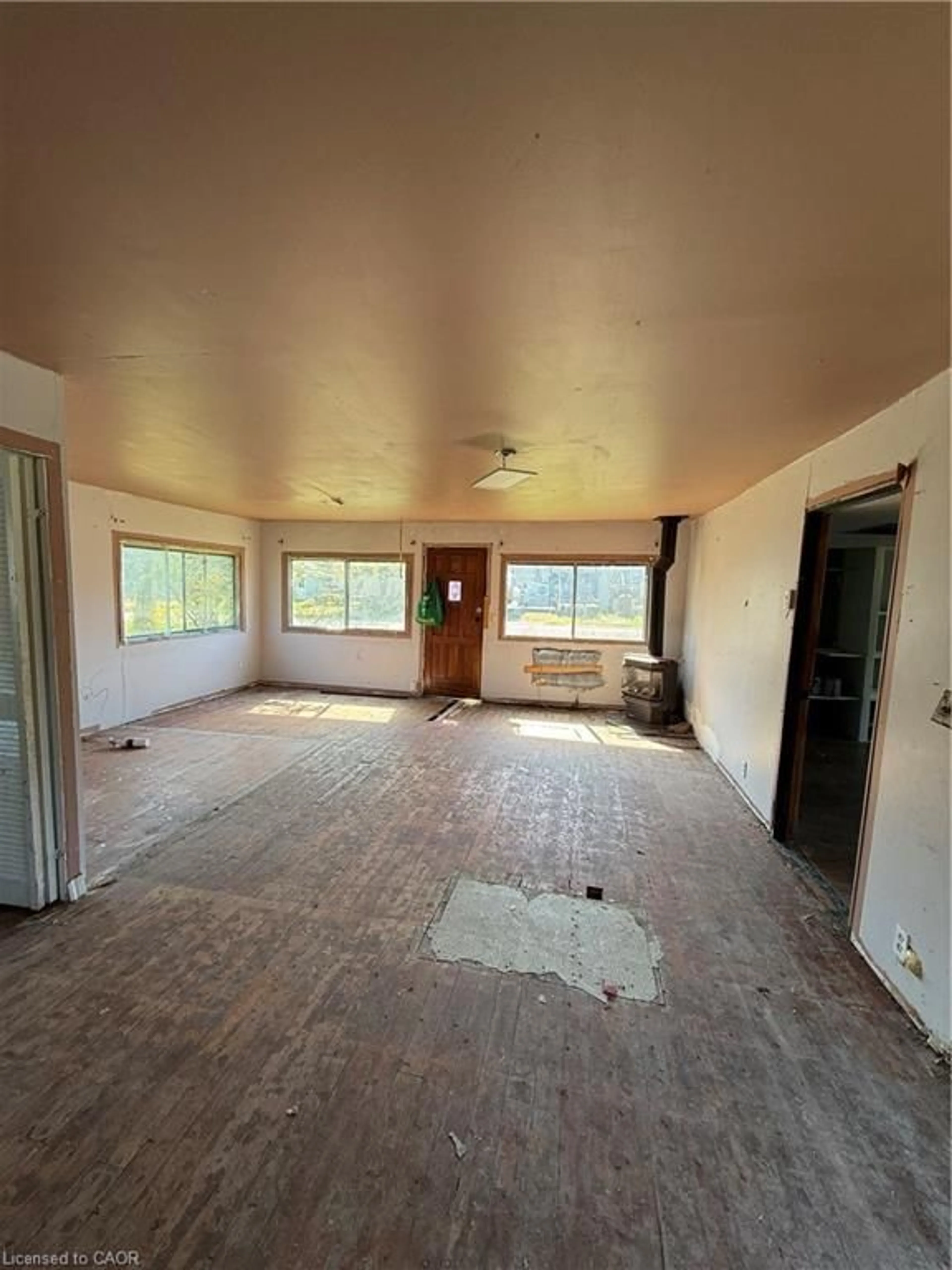 A pic of a room for 9 Fagan St, Peacock Point Ontario N0A 1L0