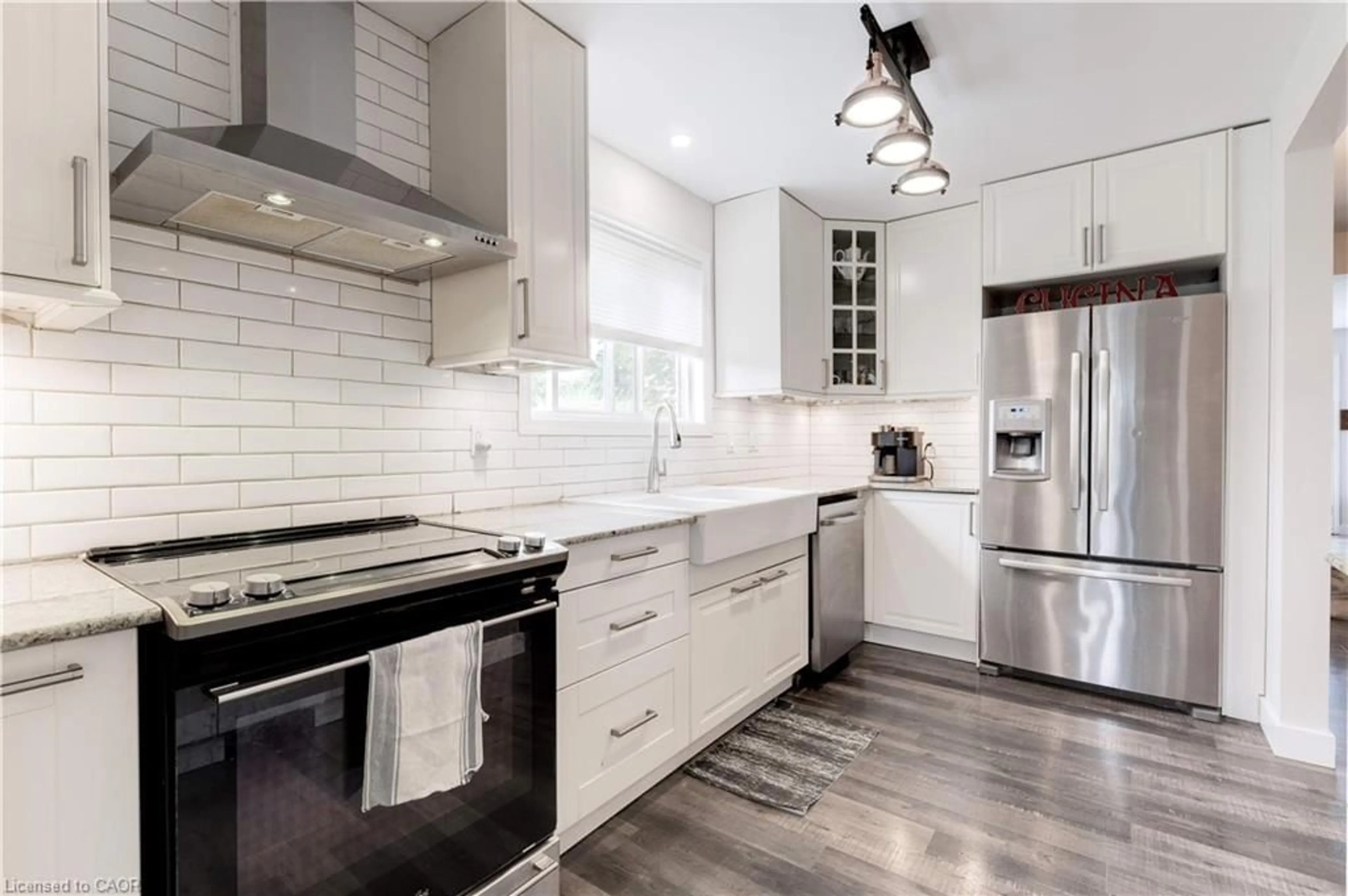 Contemporary kitchen, ceramic/tile floor for 700 Upper Wellington St, Hamilton Ontario L9A 3R4