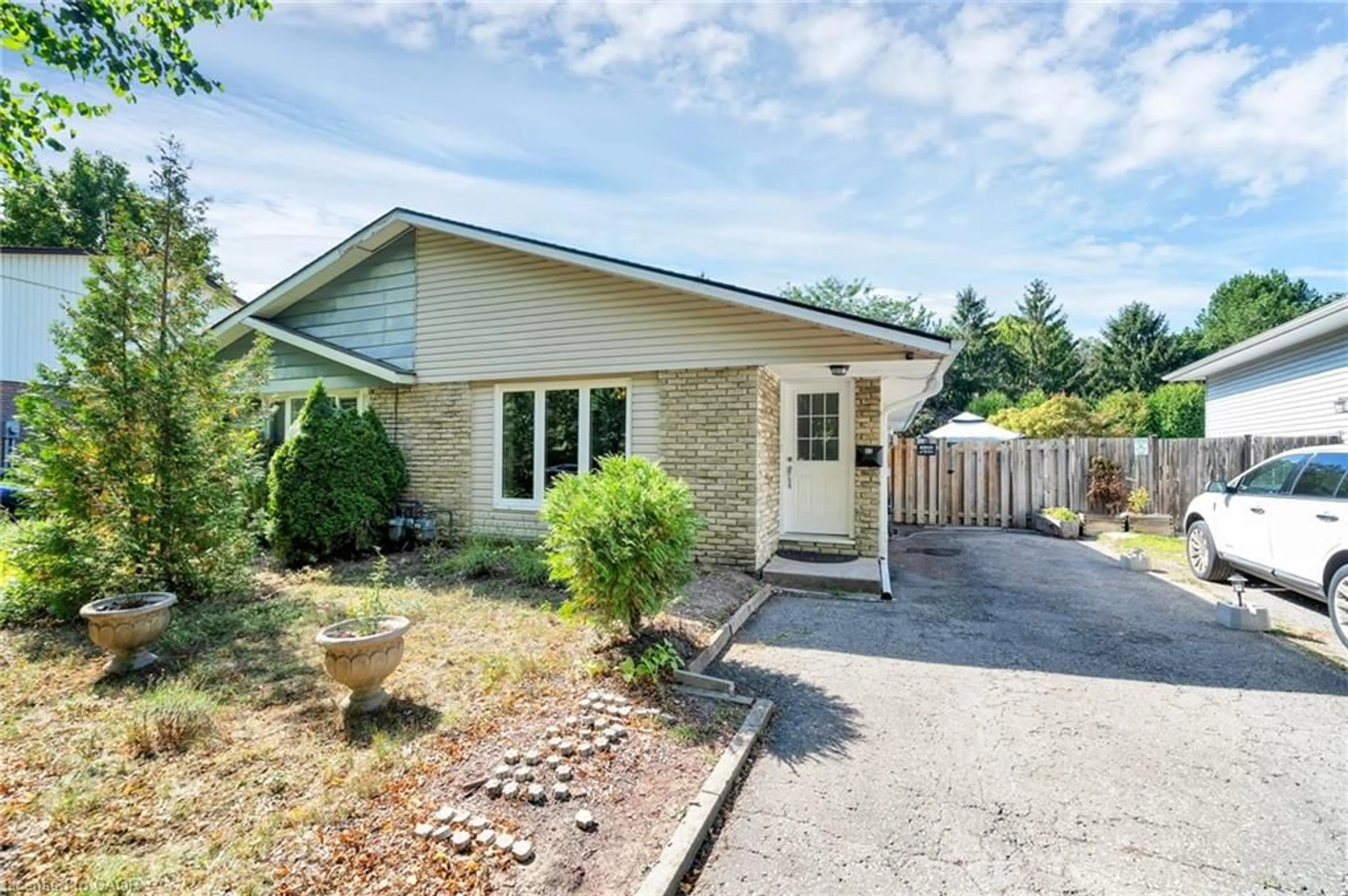 Unknown for 43 Elma St, St. Catharines Ontario L2N 6Z2