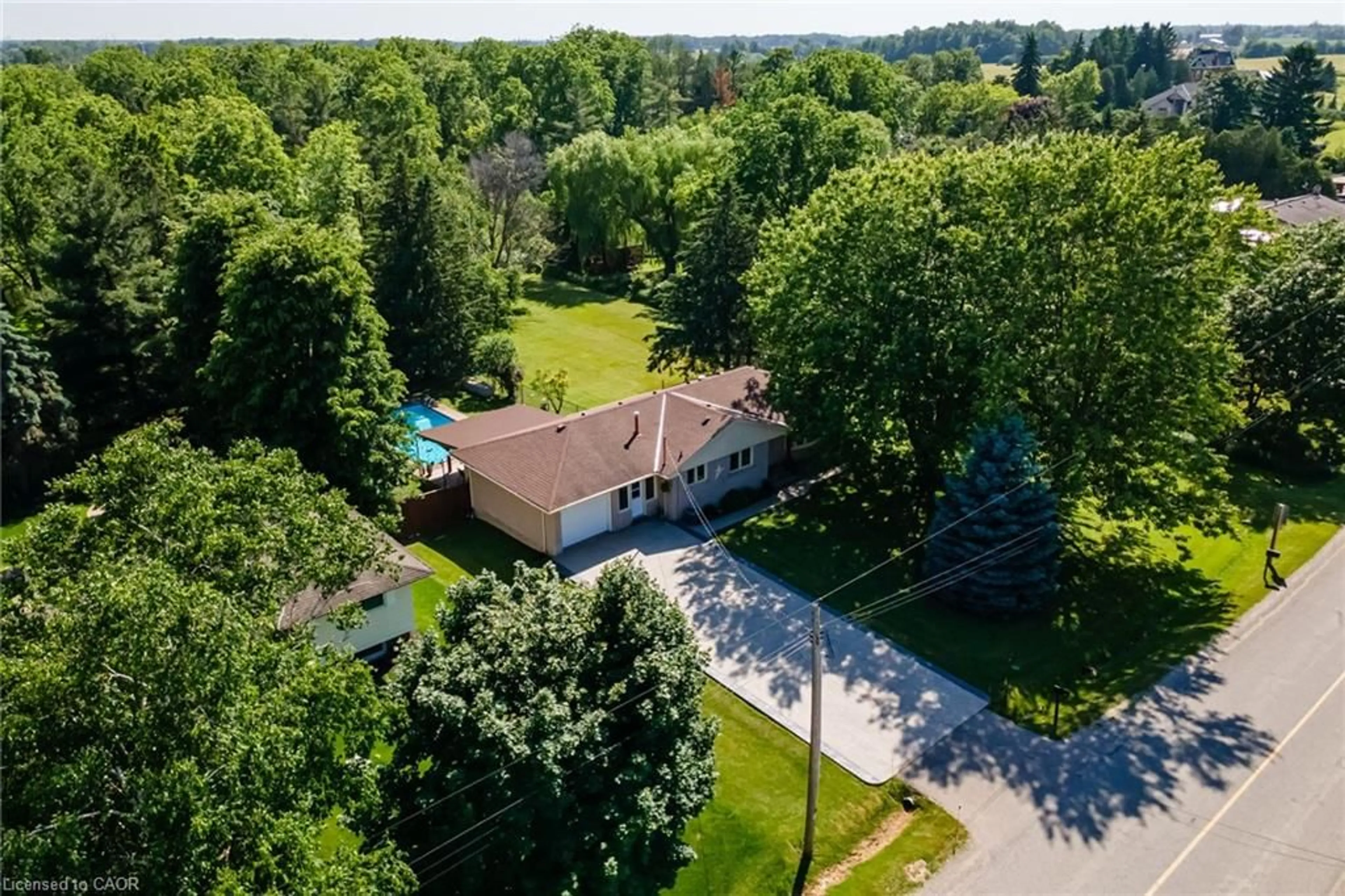 A pic from outside/outdoor area/front of a property/back of a property/a pic from drone, unknown for 109 Unity Side Rd, Caledonia Ontario N3W 1Y1