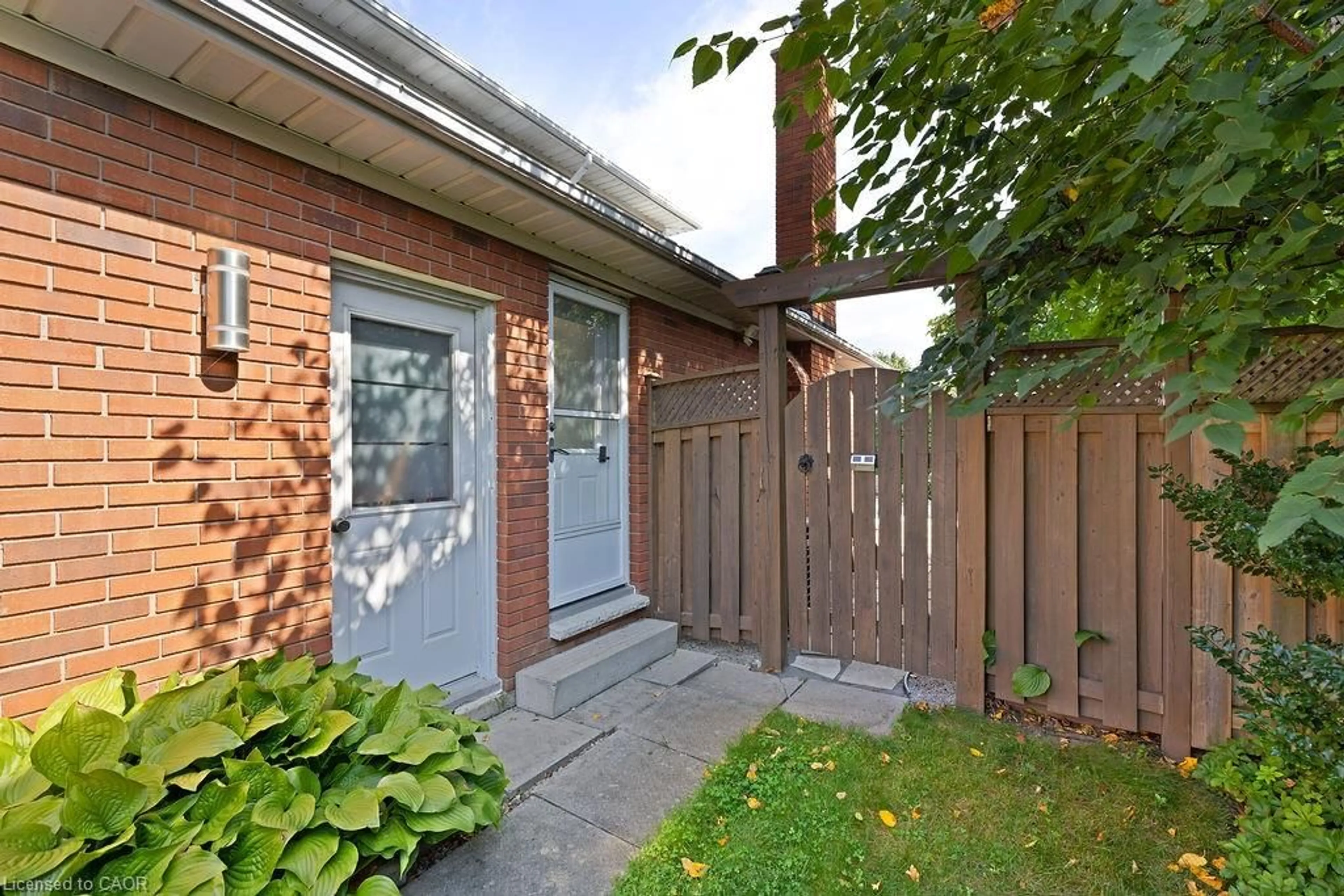Patio, street for 159 Cornwallis Rd, Ancaster Ontario L9G 4H2