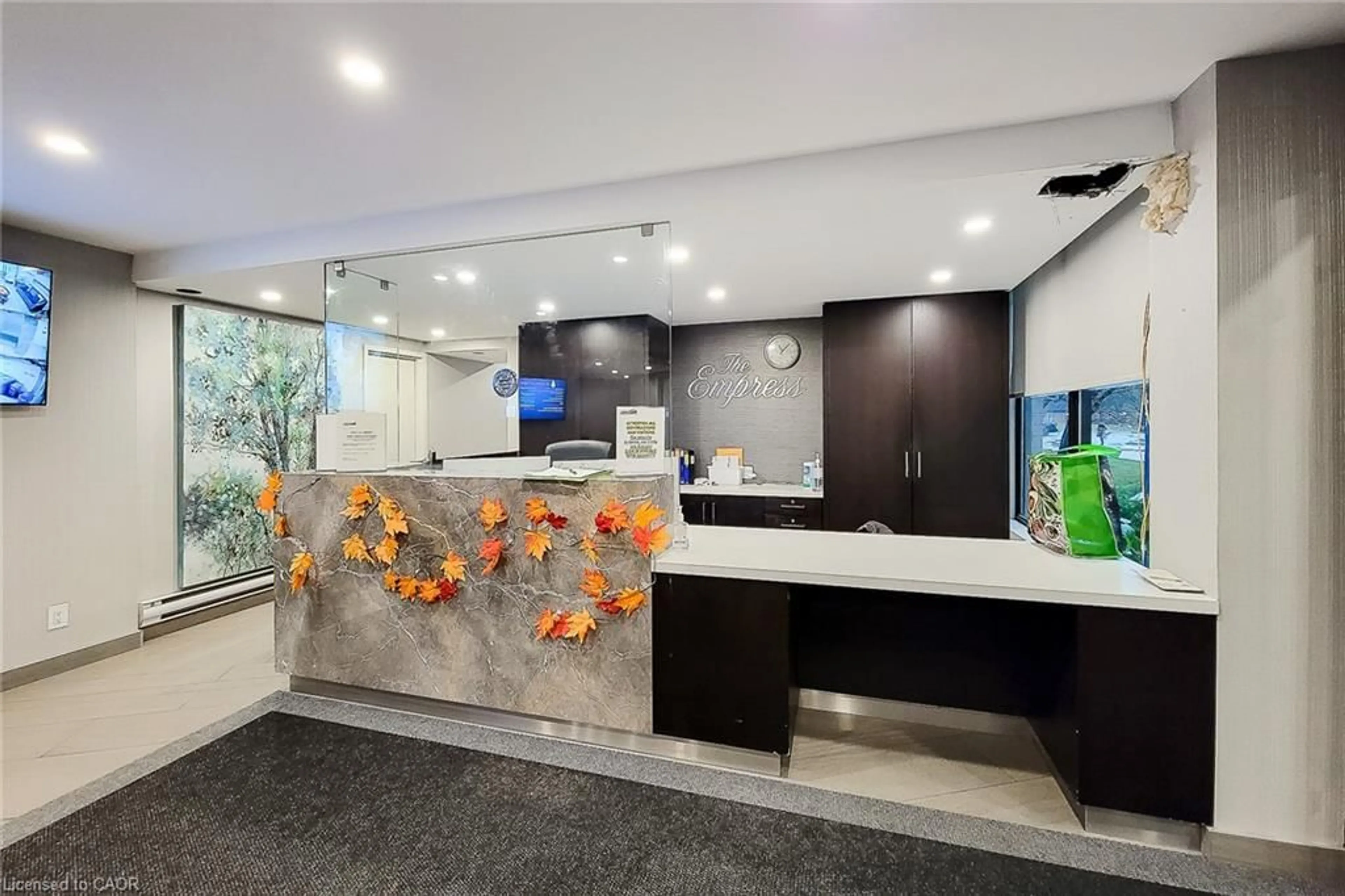 Unknown for 700 Dynes Rd #707, Burlington Ontario L7N 3M2