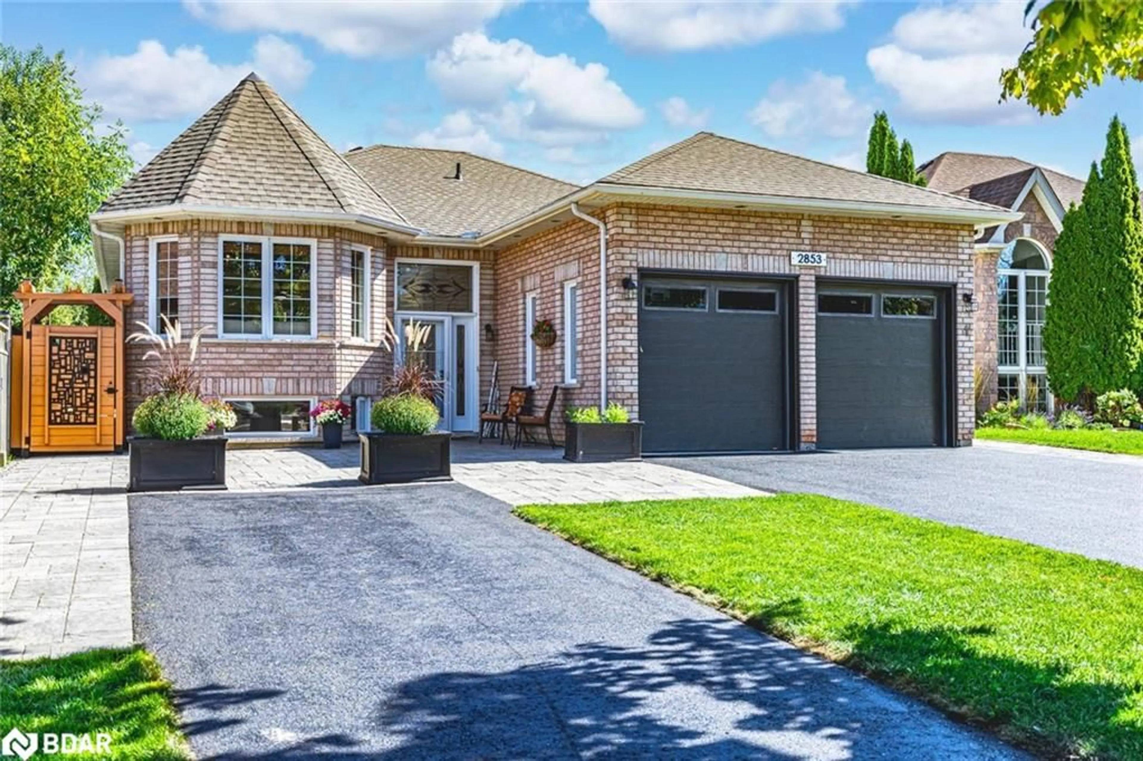 Home with brick exterior material, street for 2853 Ireton St, Innisfil Ontario L9S 2J4