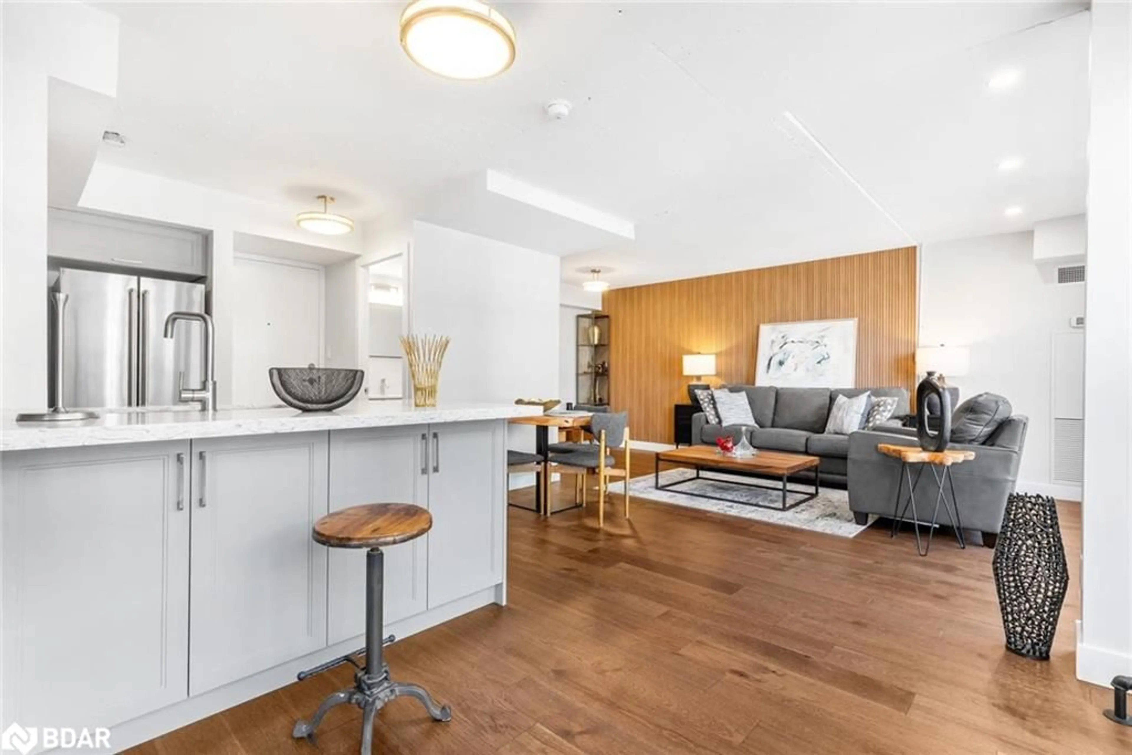 Unknown for 1029 King St #826, Toronto Ontario M6K 3M9